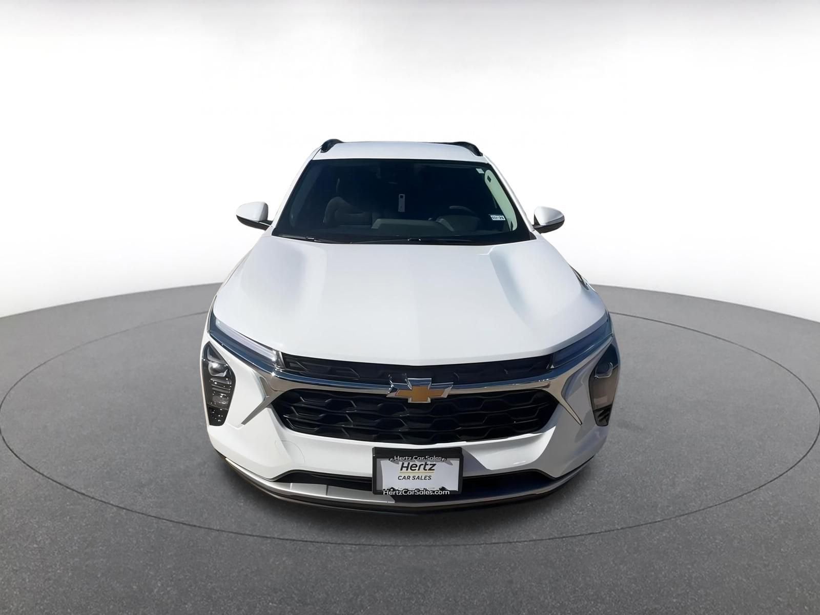 Thumbnail: 2025 Chevrolet Trax - 4