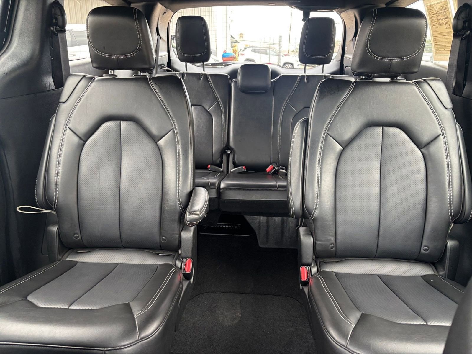 Thumbnail: 2025 Chrysler Pacifica - 35