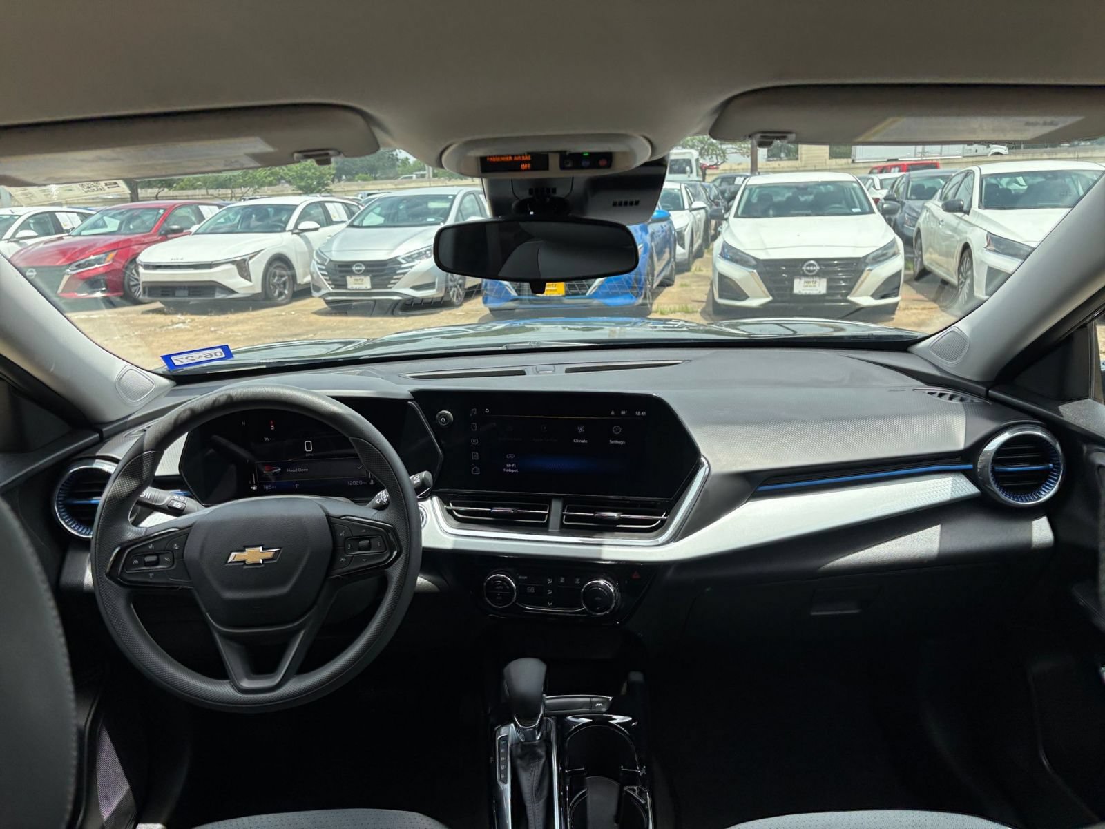 Thumbnail: 2025 Chevrolet Trax - 32