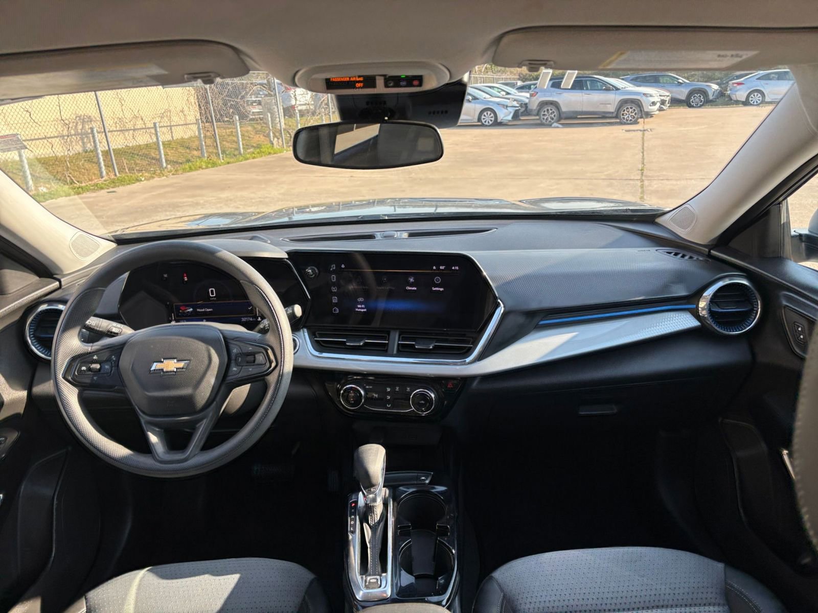 Thumbnail: 2025 Chevrolet Trax - 32