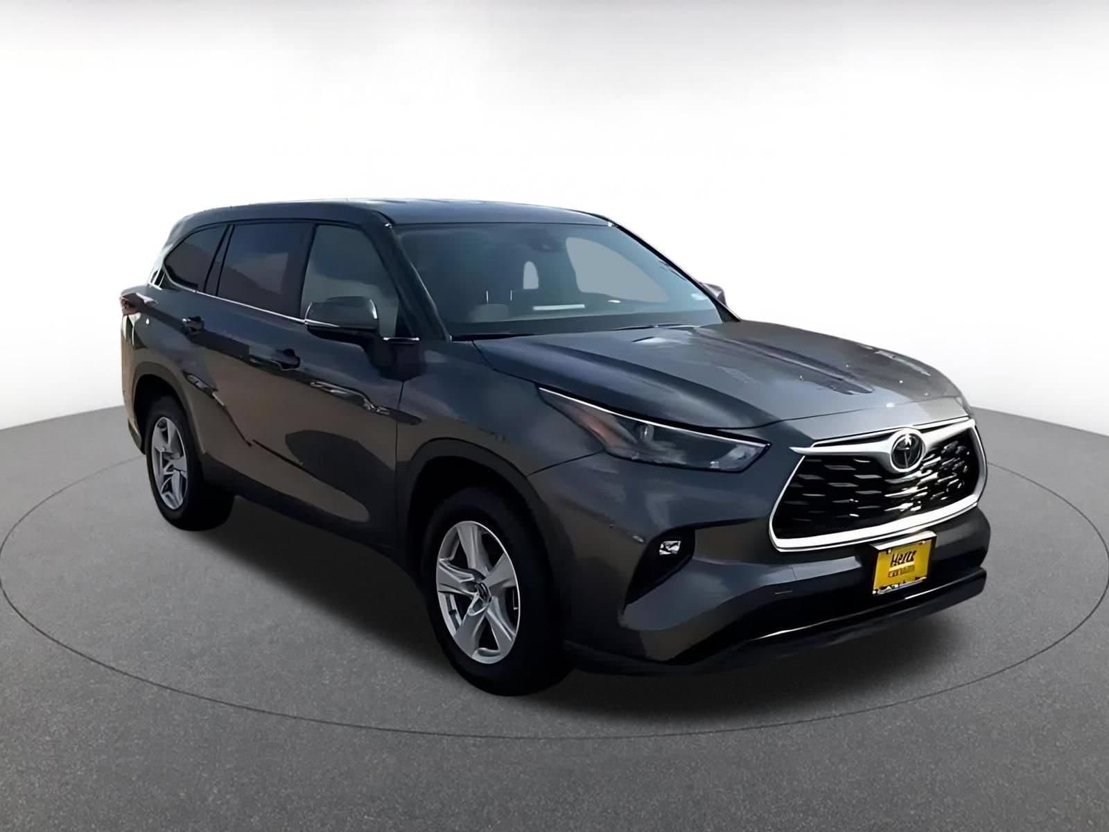 Thumbnail: 2025 Toyota Highlander - 3