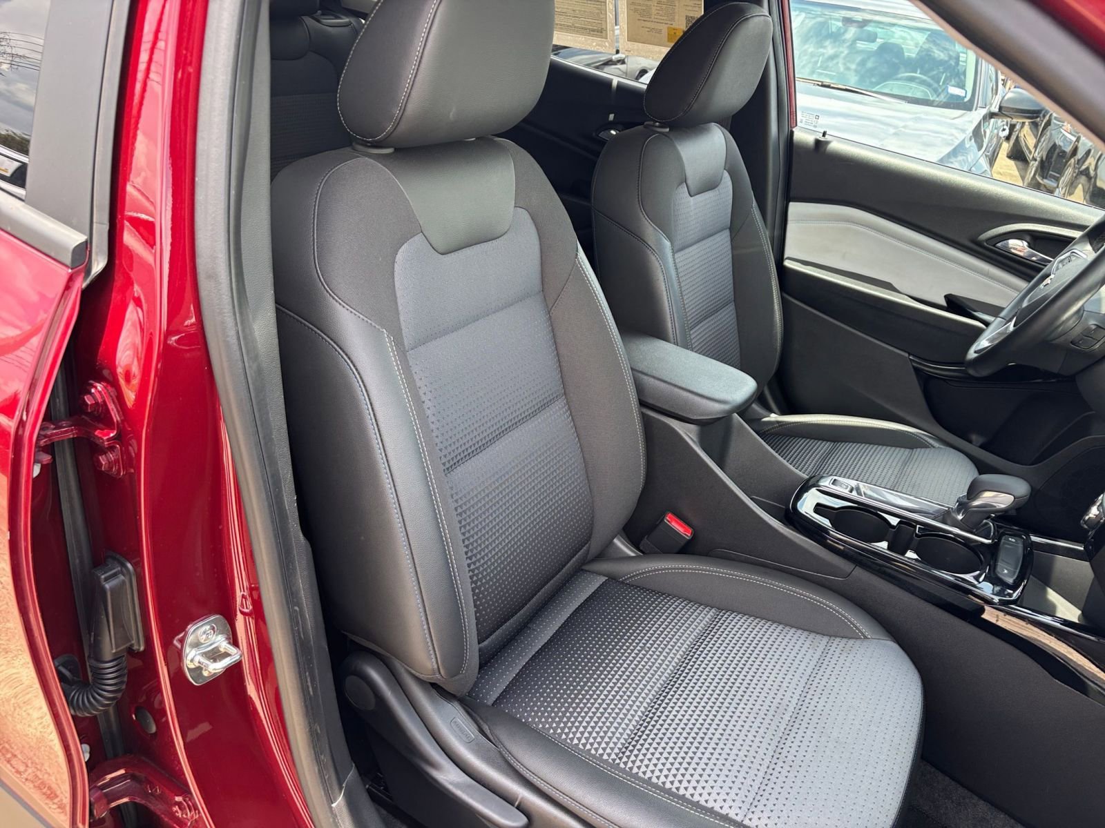 Thumbnail: 2025 Chevrolet Trax - 35