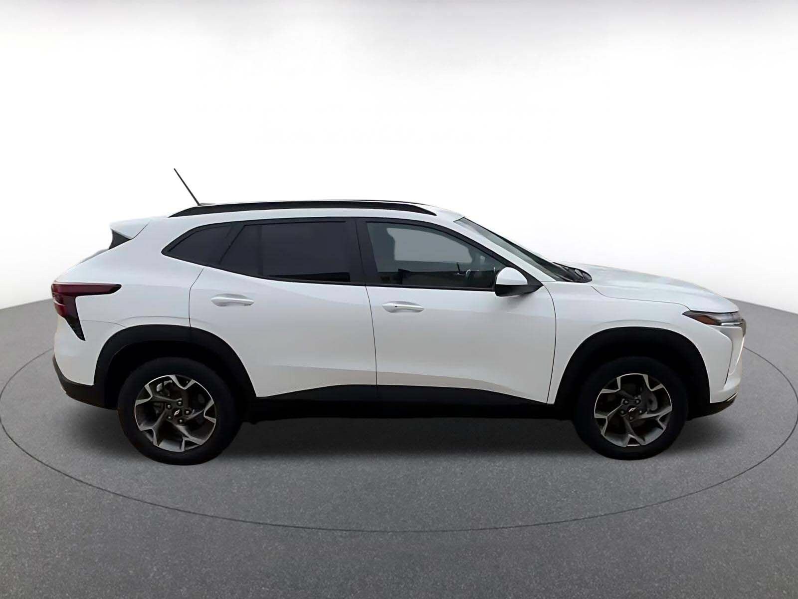 Thumbnail: 2025 Chevrolet Trax - 15