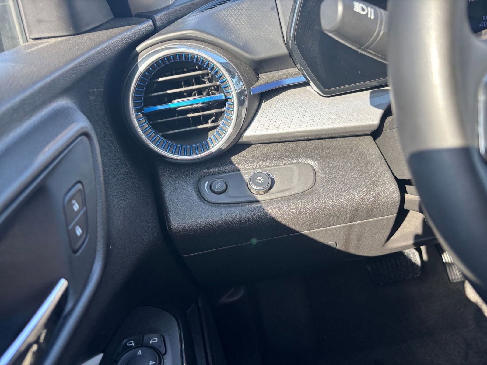 Thumbnail: 2025 Chevrolet Trax - 33