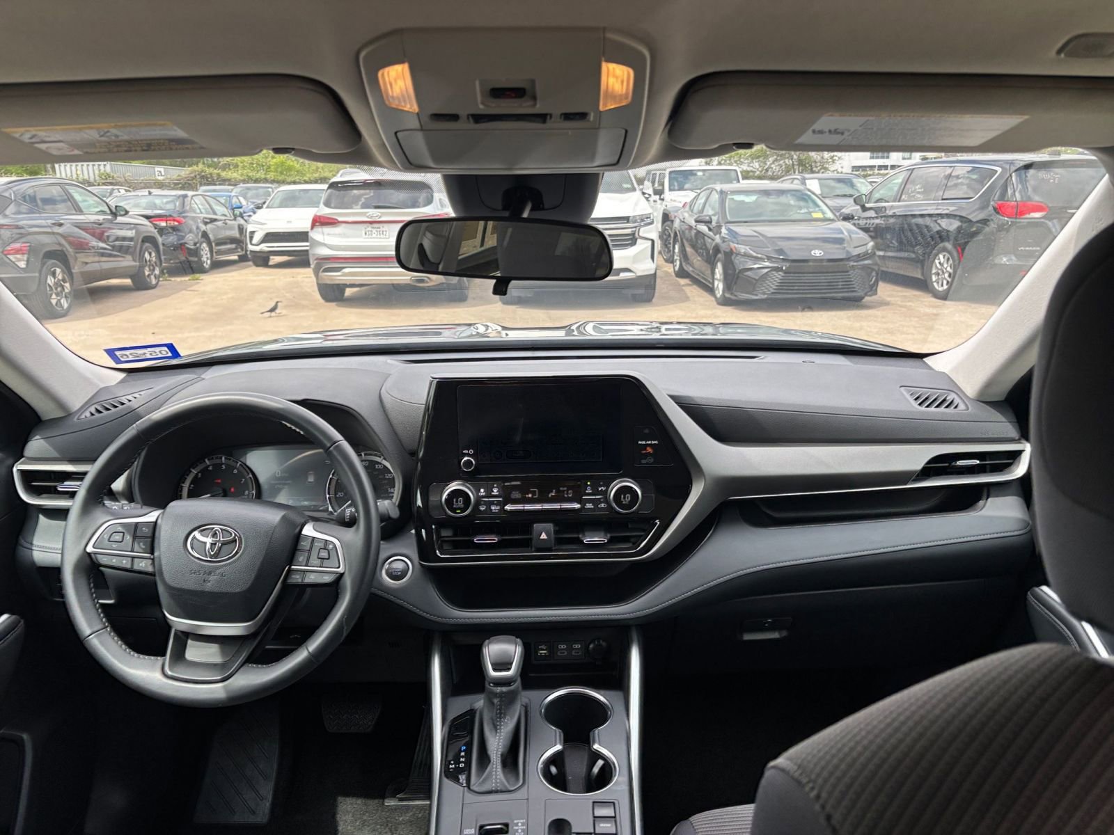 Thumbnail: 2025 Toyota Highlander - 35