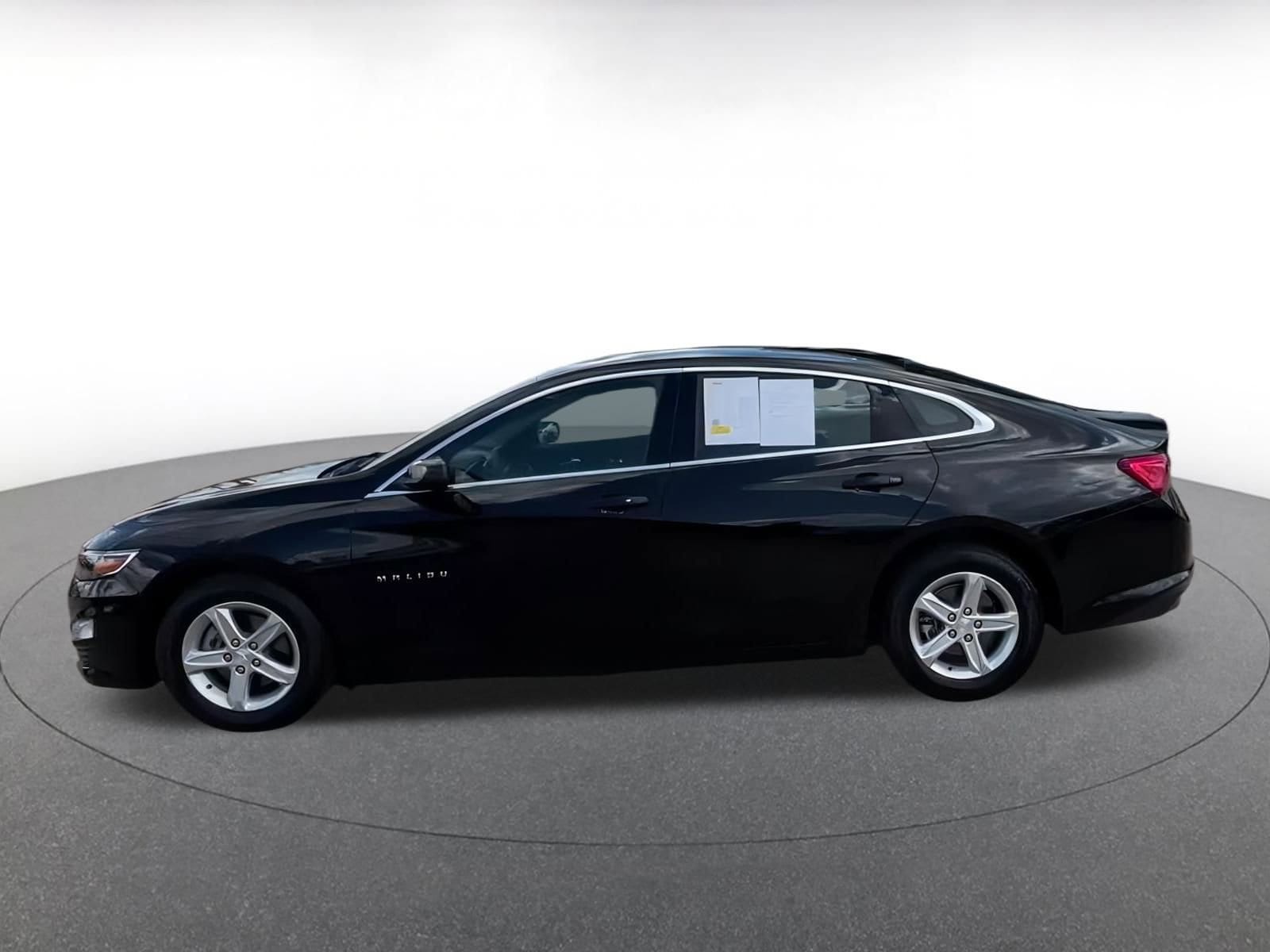 Thumbnail: 2024 Chevrolet Malibu - 9
