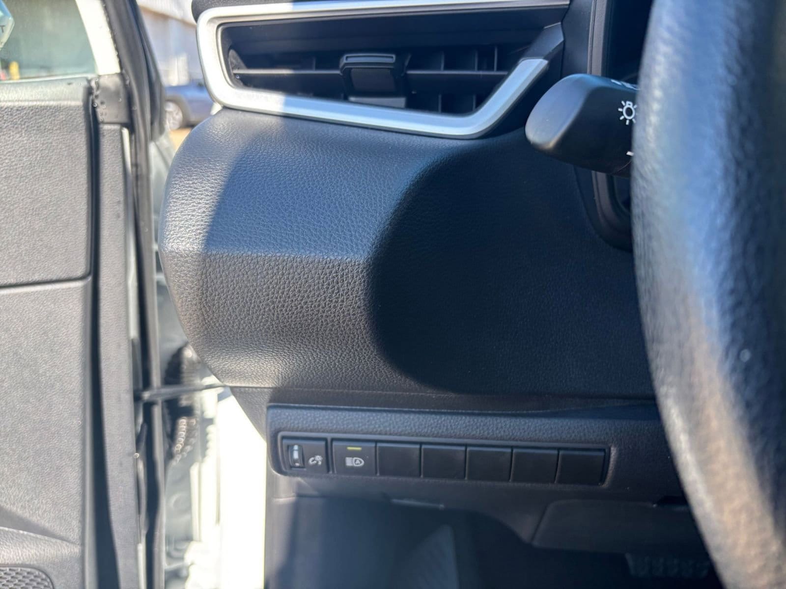 Thumbnail: 2025 Toyota Corolla - 32