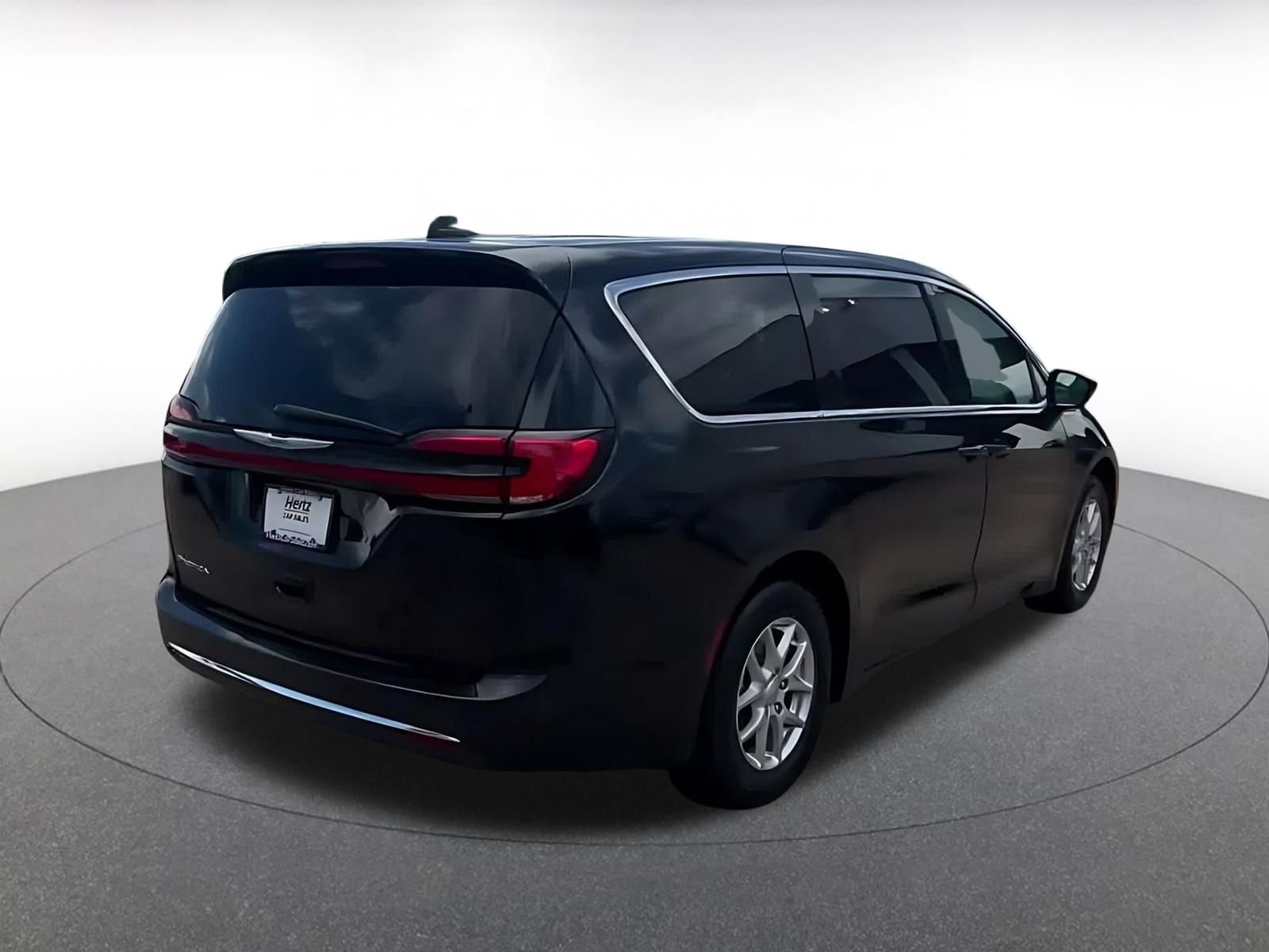 Thumbnail: 2024 Chrysler Pacifica - 13