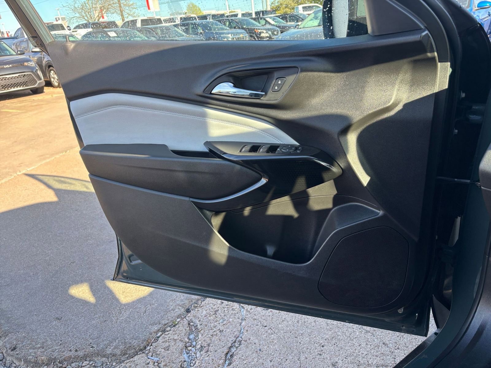 Thumbnail: 2025 Chevrolet Trax - 18