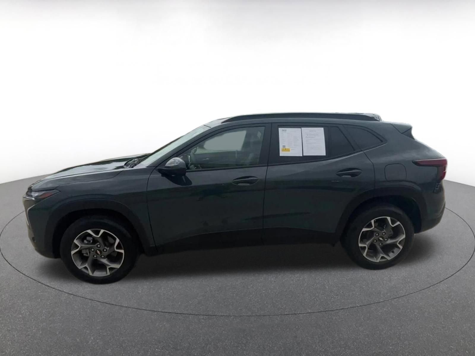 Thumbnail: 2025 Chevrolet Trax - 9