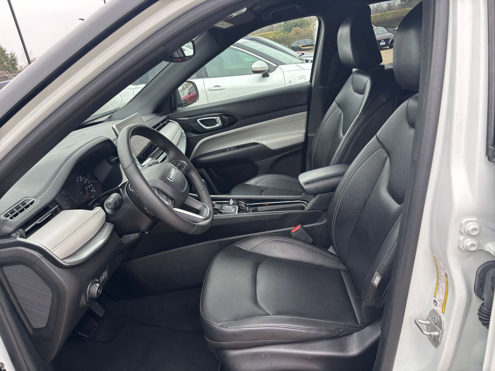 Thumbnail: 2025 Jeep Compass - 28