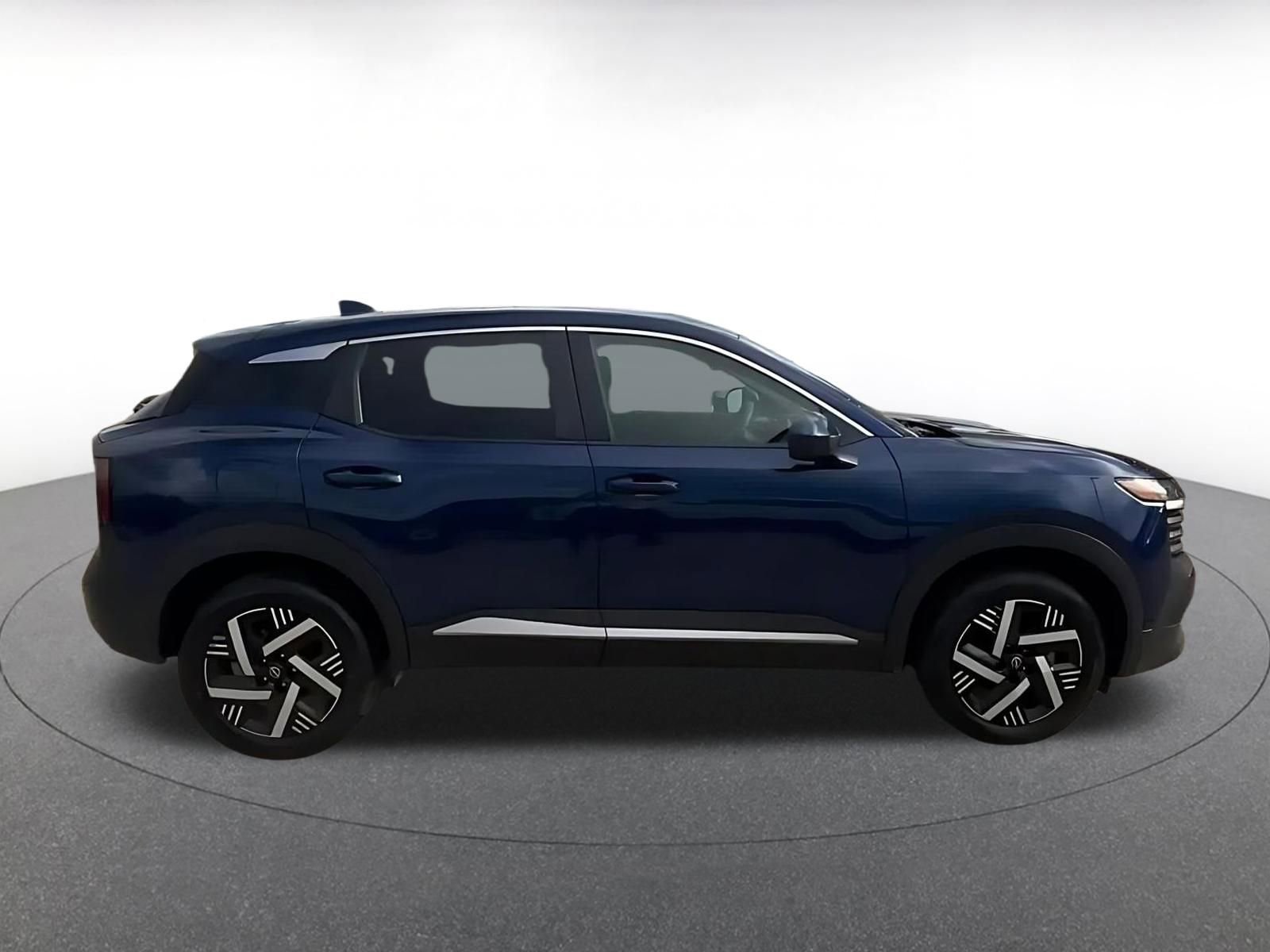 Thumbnail: 2025 Nissan Kicks - 16