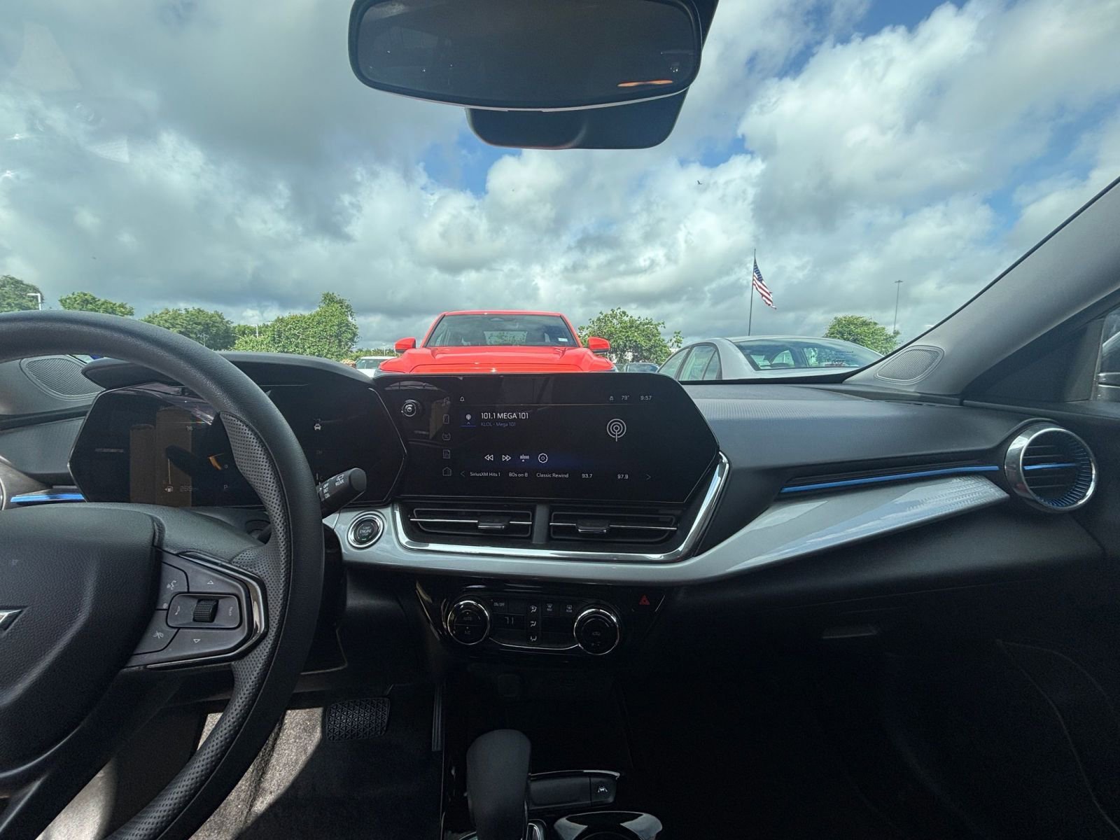 Thumbnail: 2025 Chevrolet Trax - 32