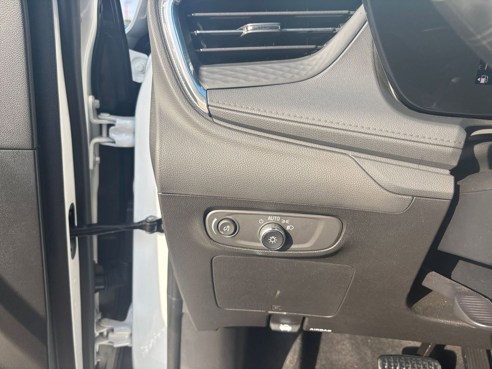 Thumbnail: 2025 Buick Encore GX - 32