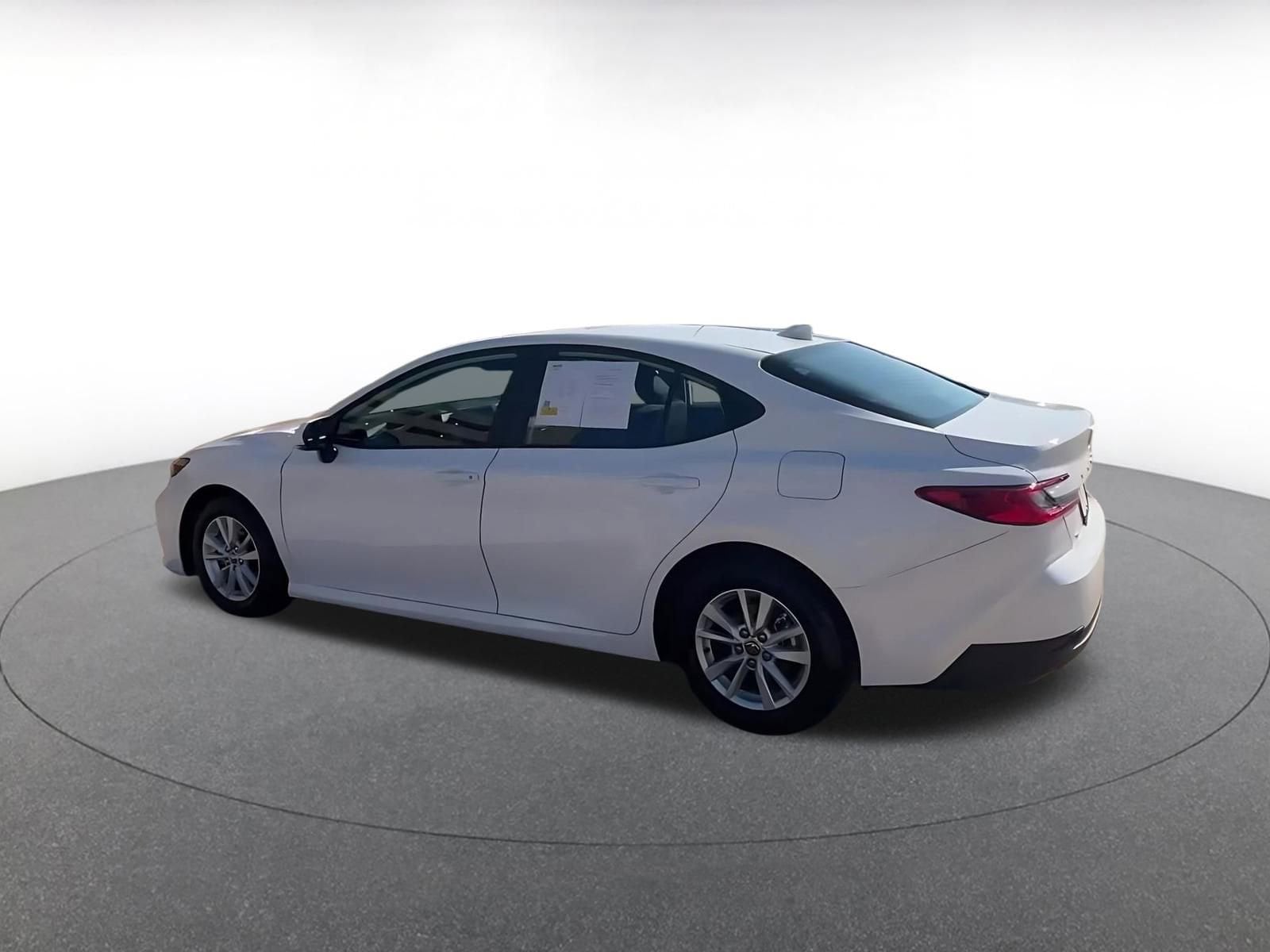 Thumbnail: 2025 Toyota Camry - 11