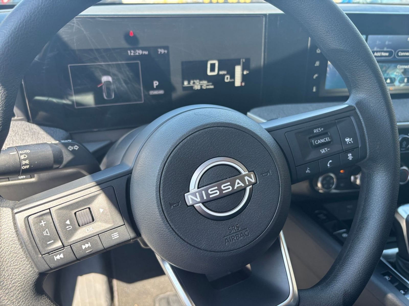 Thumbnail: 2025 Nissan Kicks - 25