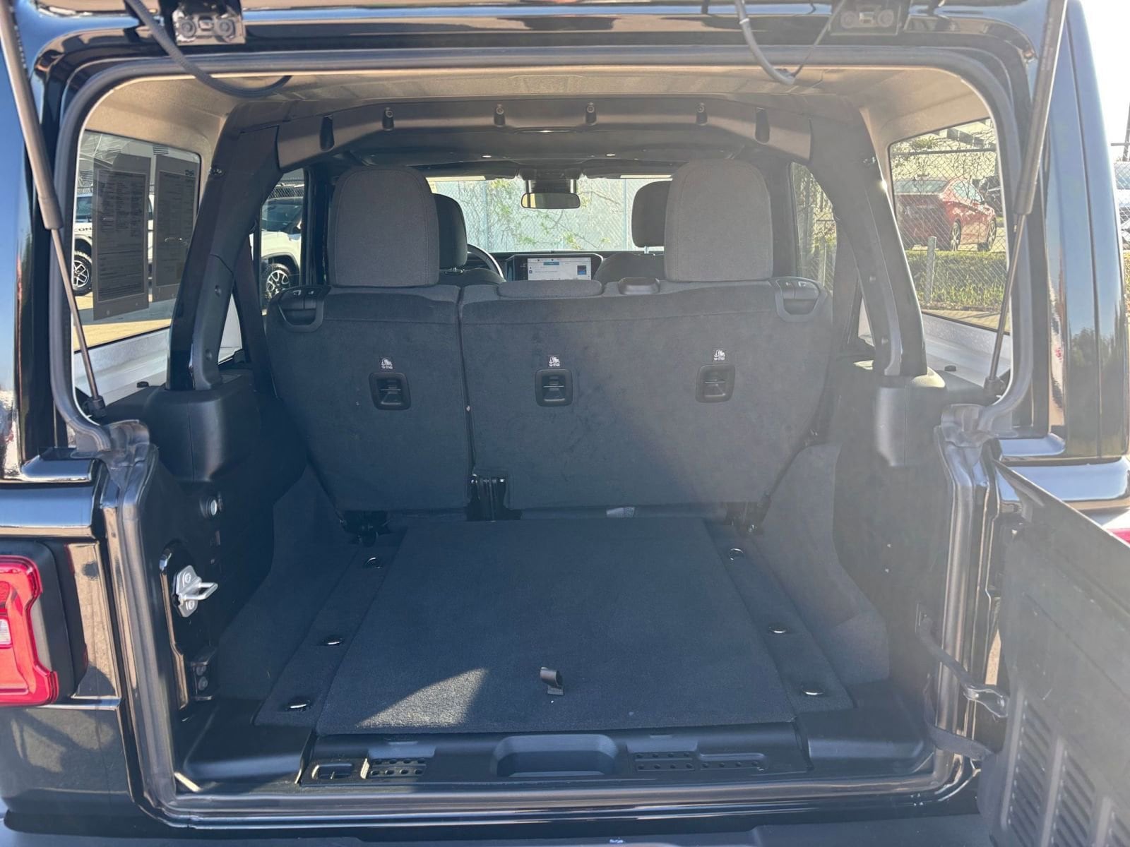 Thumbnail: 2025 Jeep Wrangler - 30