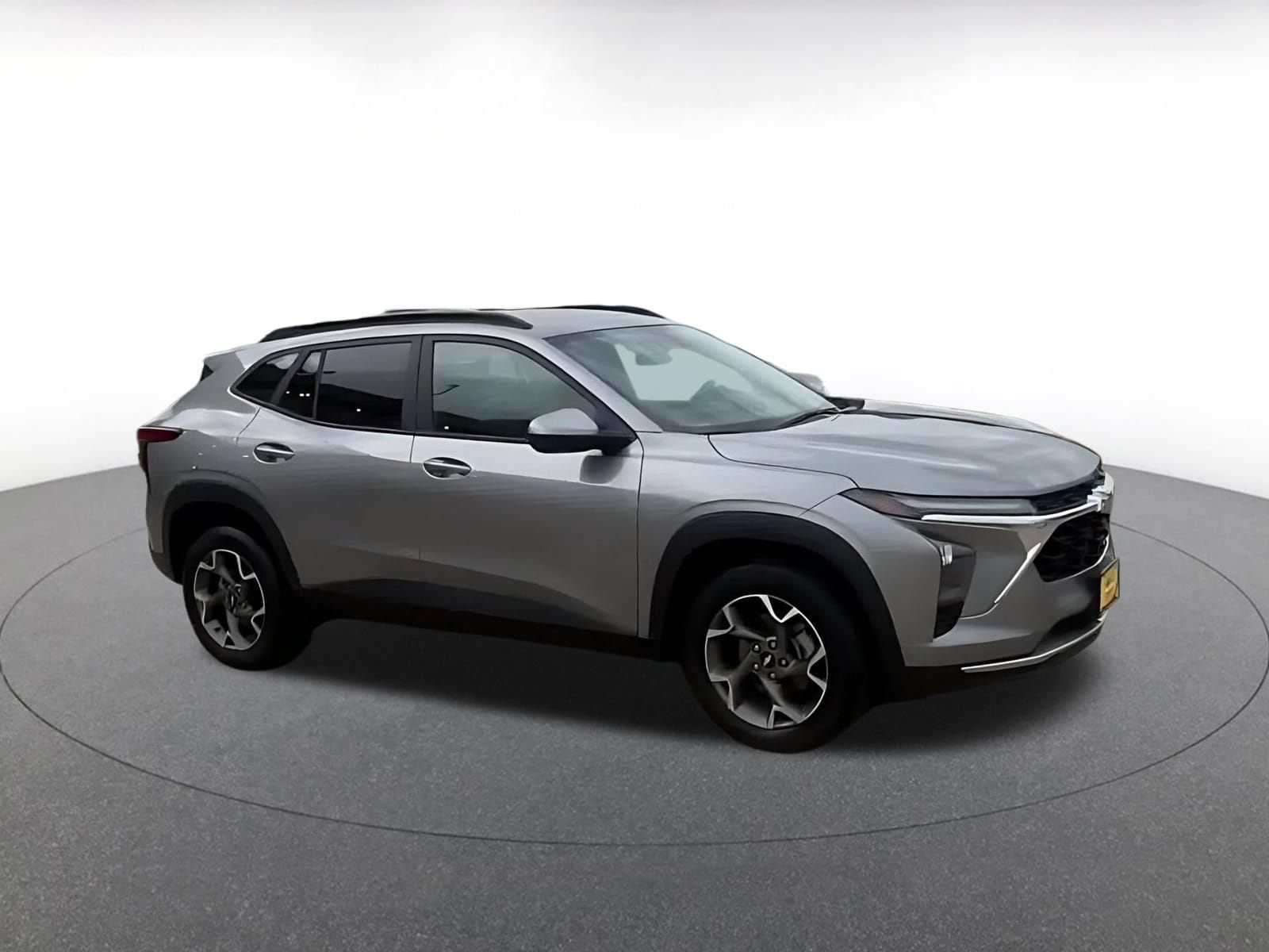 Thumbnail: 2025 Chevrolet Trax - 2