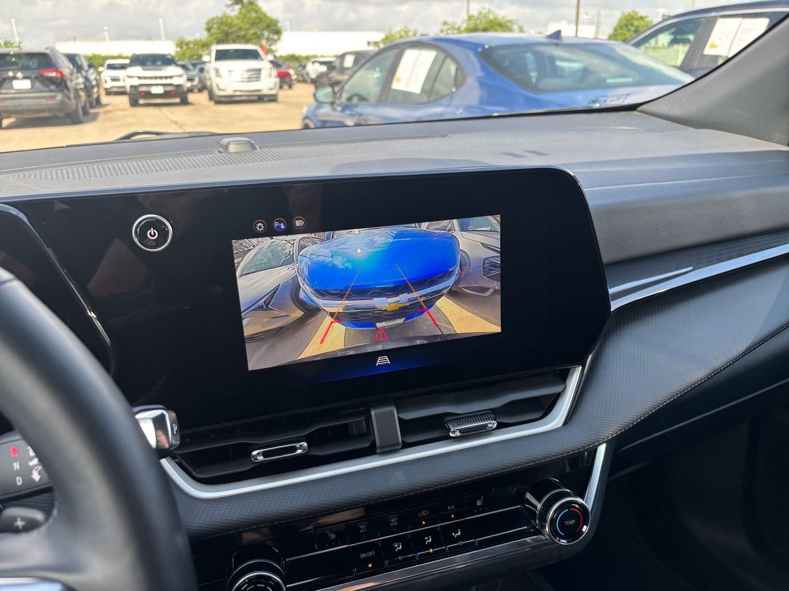 Thumbnail: 2025 Chevrolet Equinox - 23