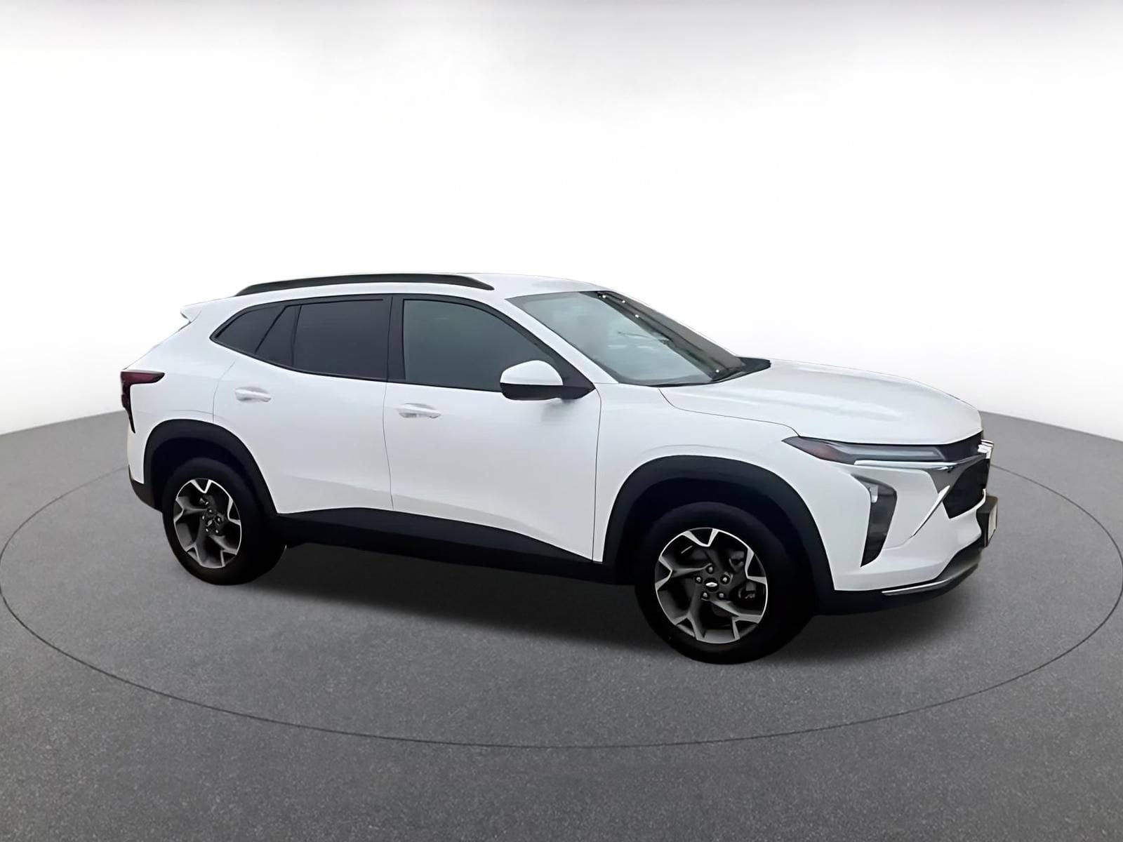 Thumbnail: 2025 Chevrolet Trax - 2