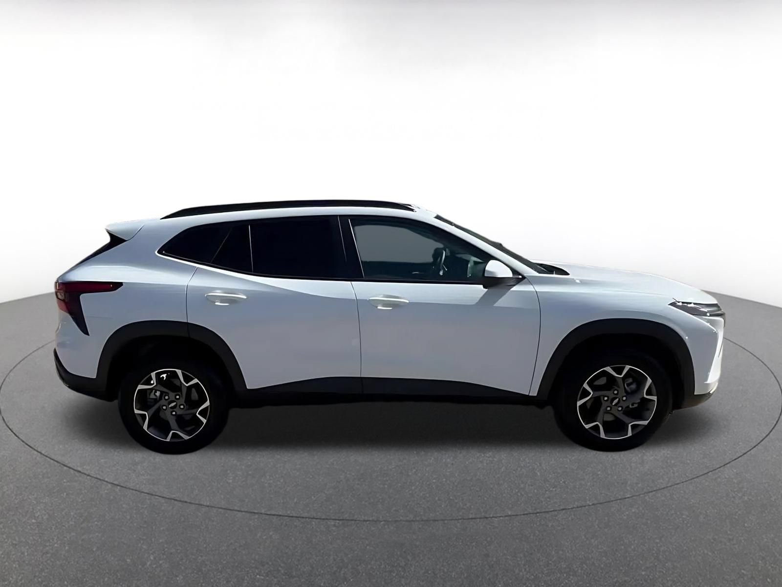 Thumbnail: 2025 Chevrolet Trax - 16