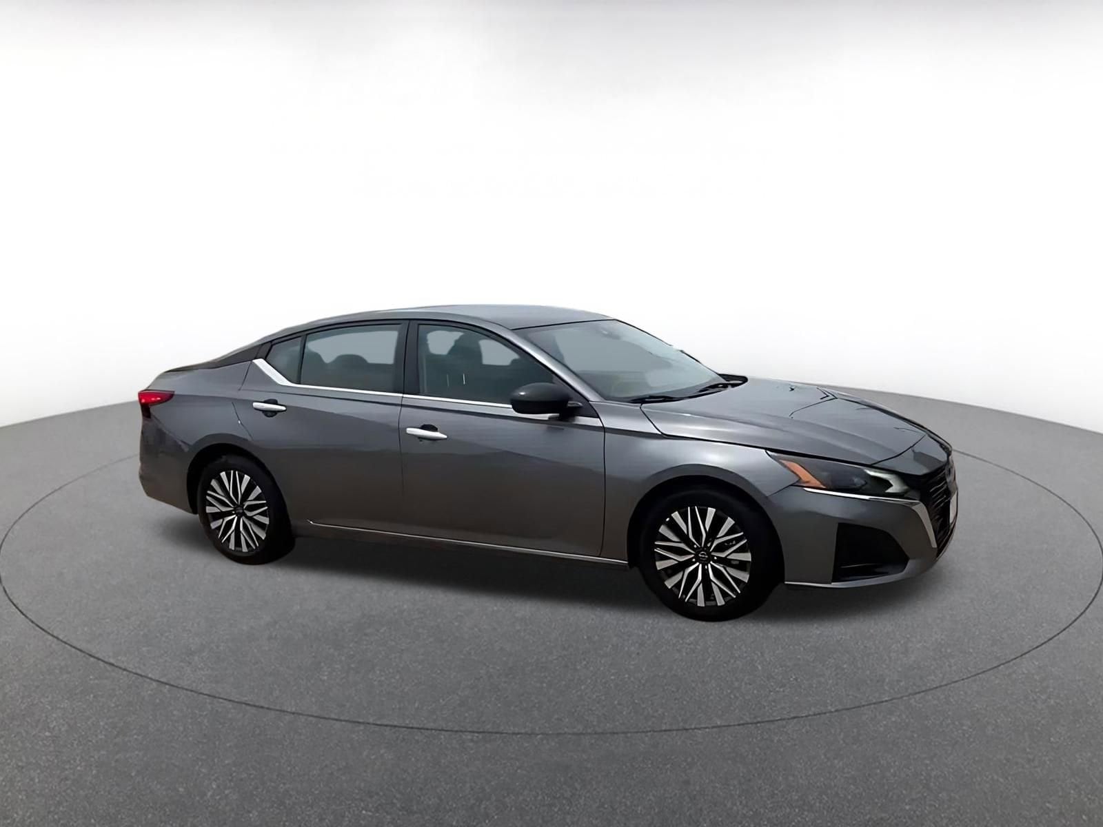 Thumbnail: 2025 Nissan Altima - 2