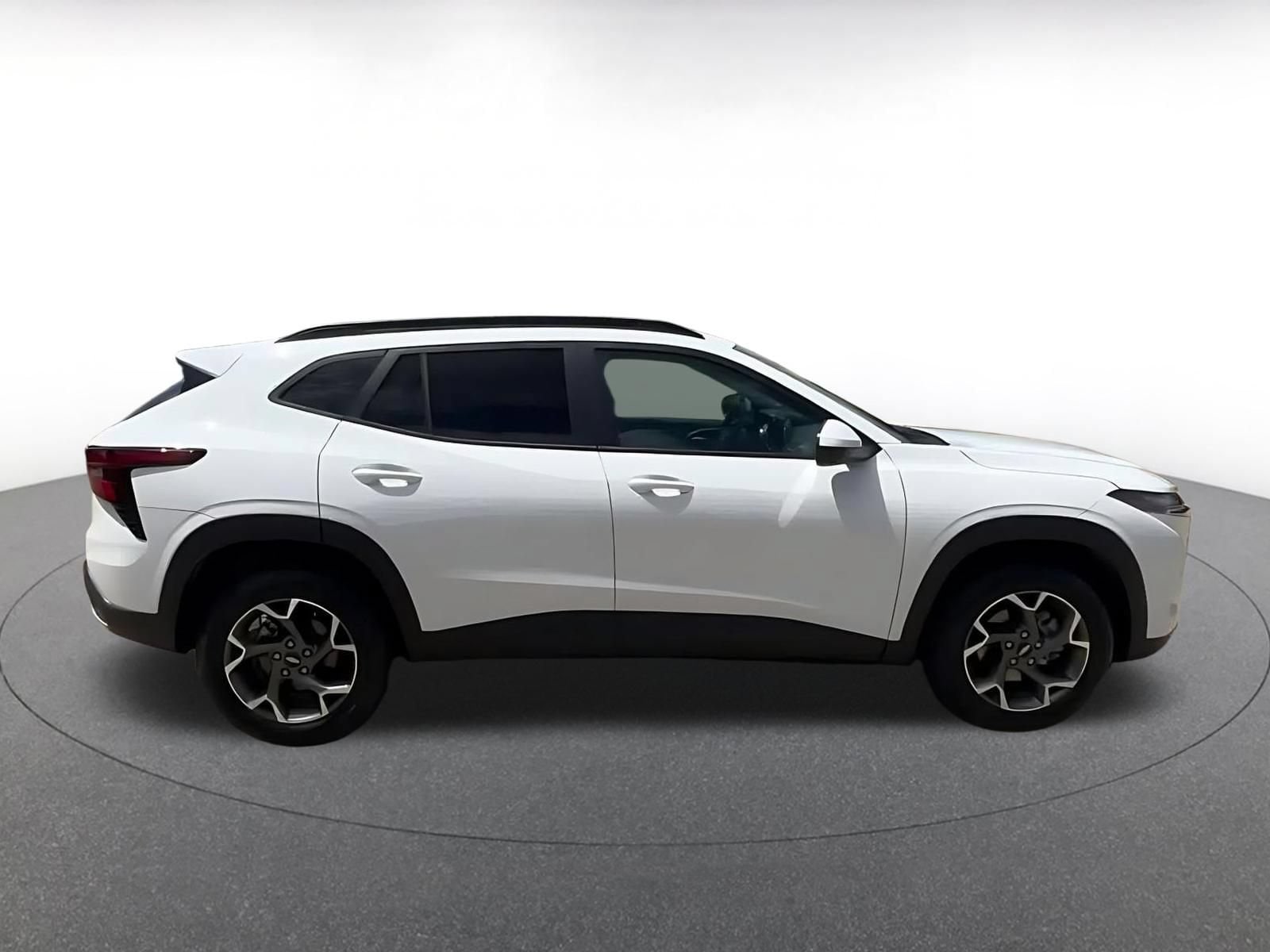 Thumbnail: 2025 Chevrolet Trax - 16