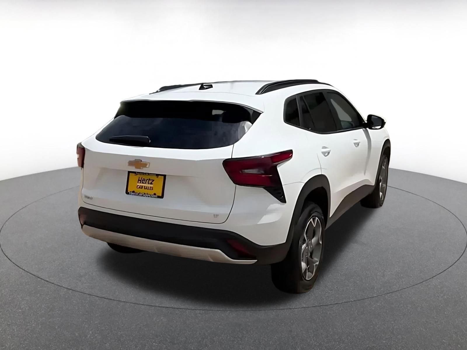 Thumbnail: 2025 Chevrolet Trax - 15