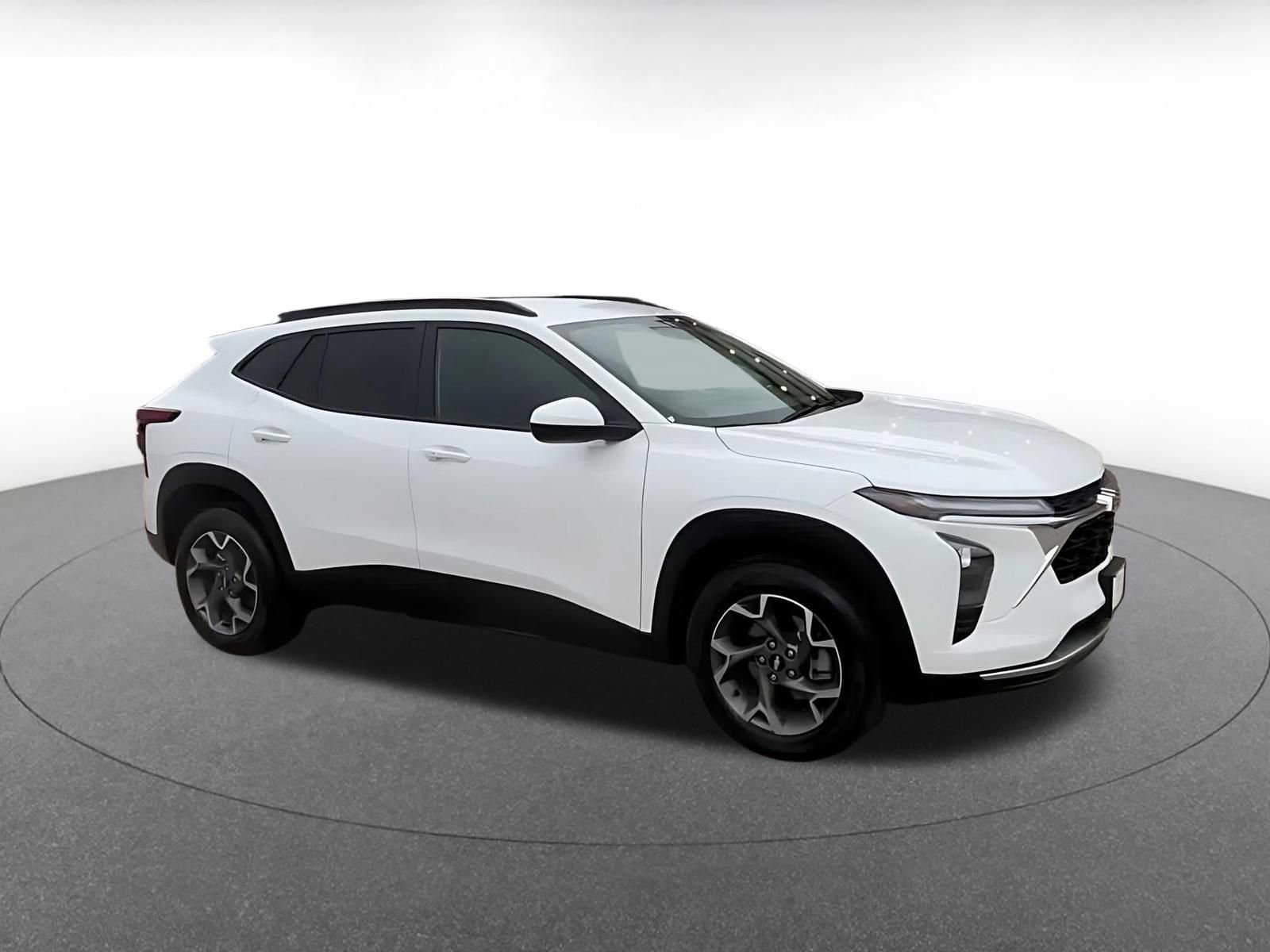 Thumbnail: 2025 Chevrolet Trax - 2