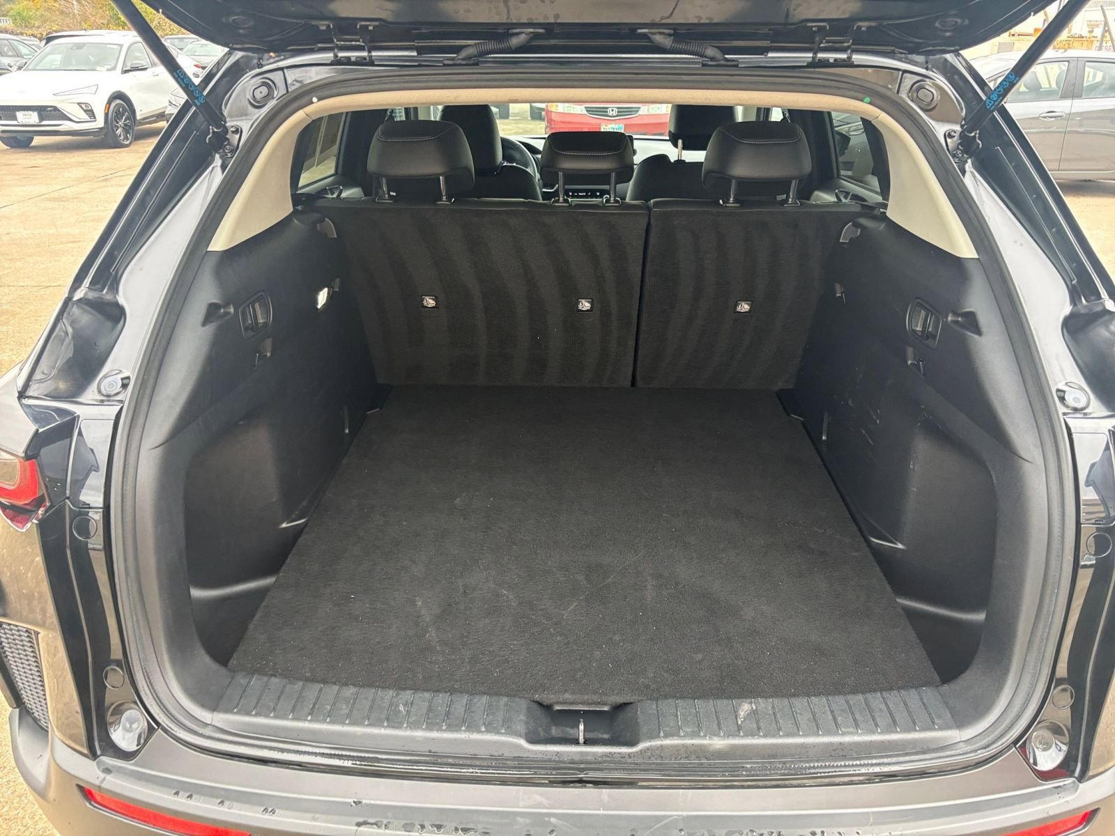 Thumbnail: 2025 Mazda CX-50 - 30