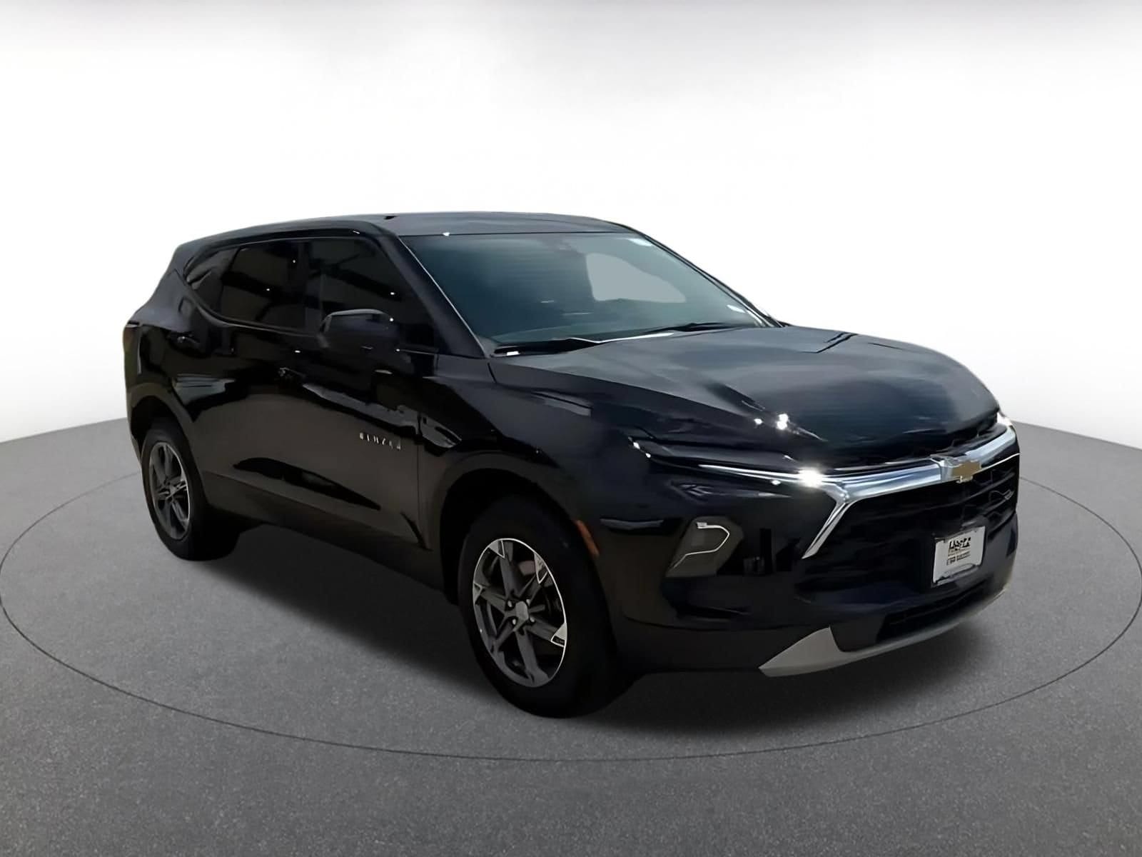 Thumbnail: 2026 Chevrolet Blazer - 3