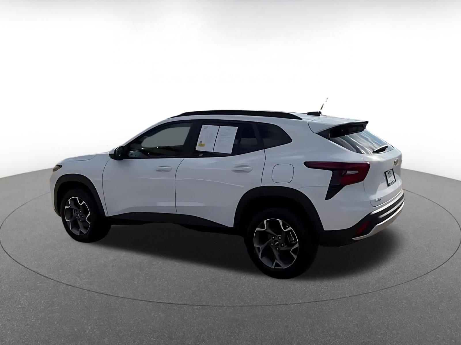 Thumbnail: 2025 Chevrolet Trax - 12