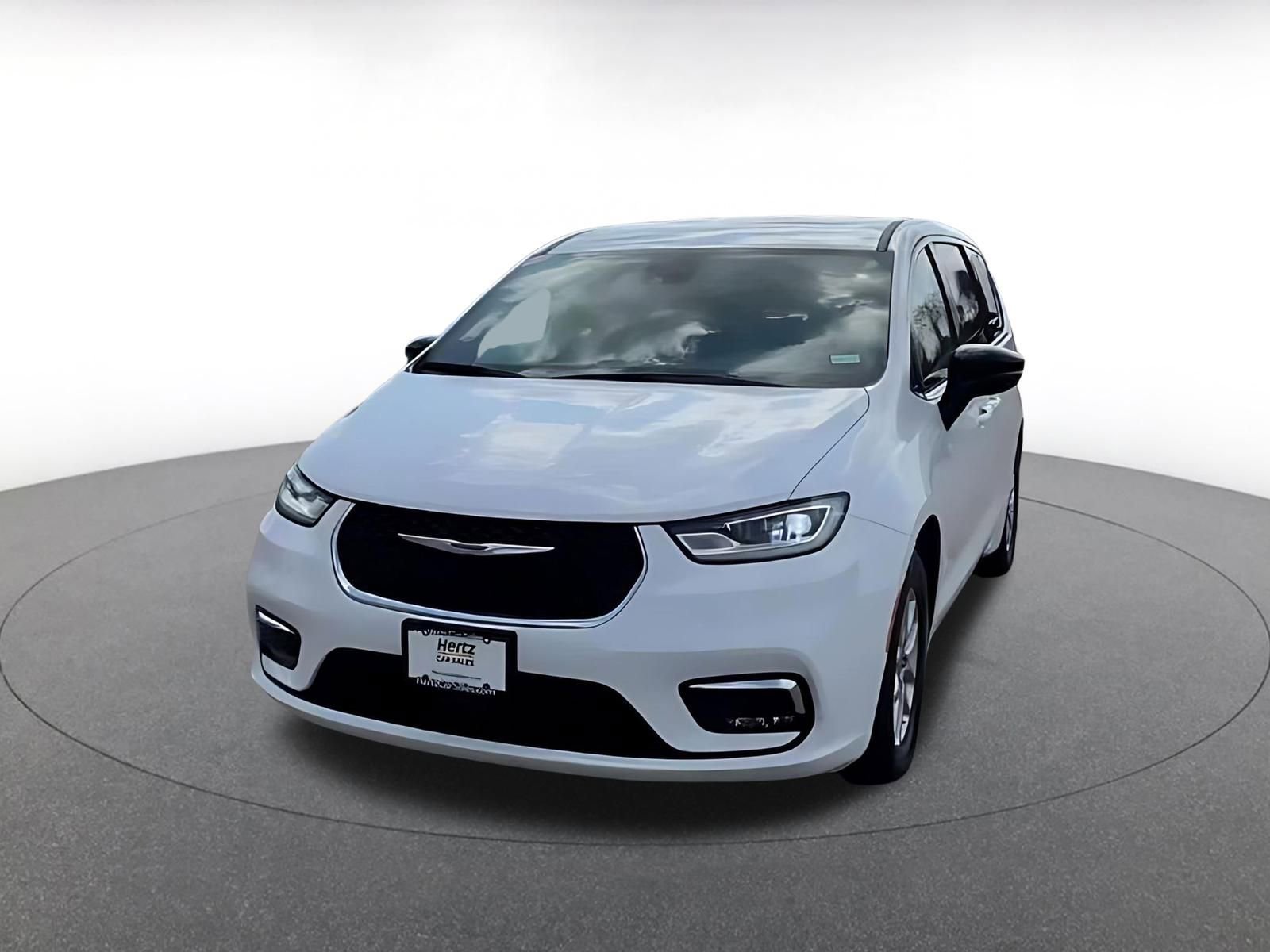 Thumbnail: 2025 Chrysler Pacifica - 7