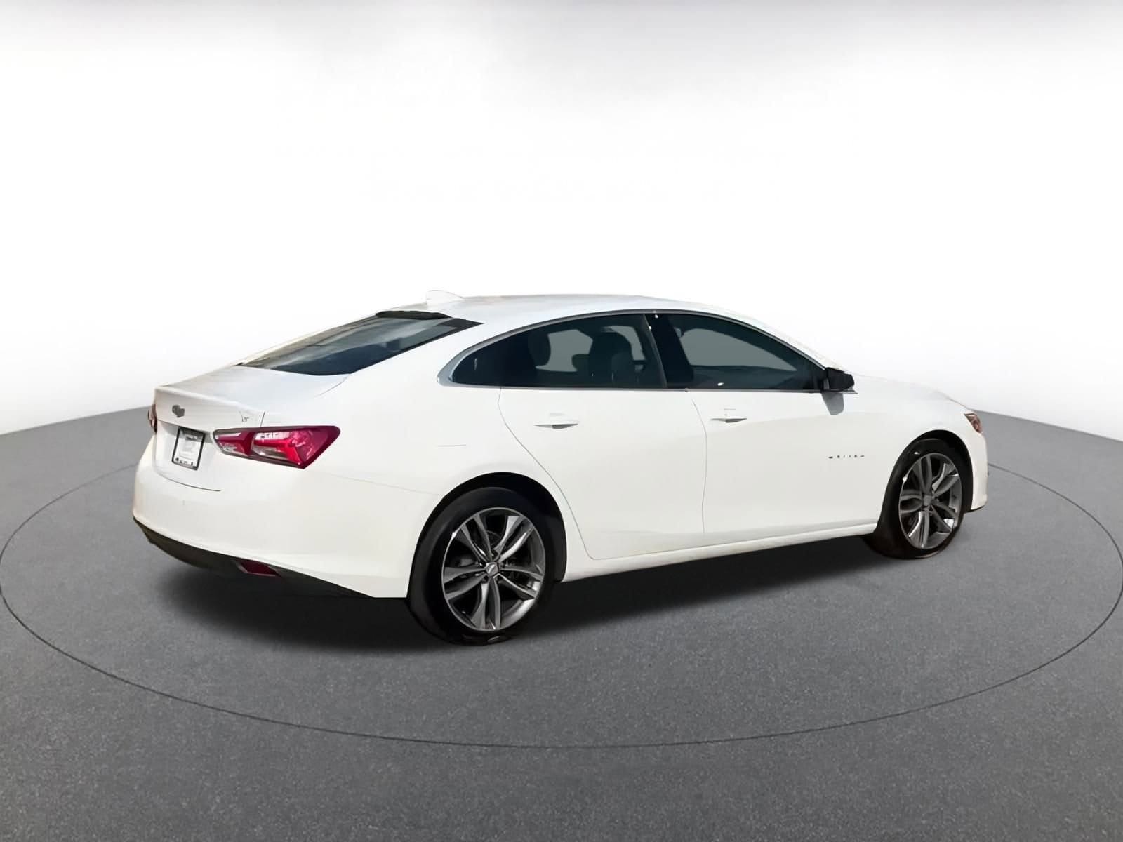 Thumbnail: 2024 Chevrolet Malibu - 10