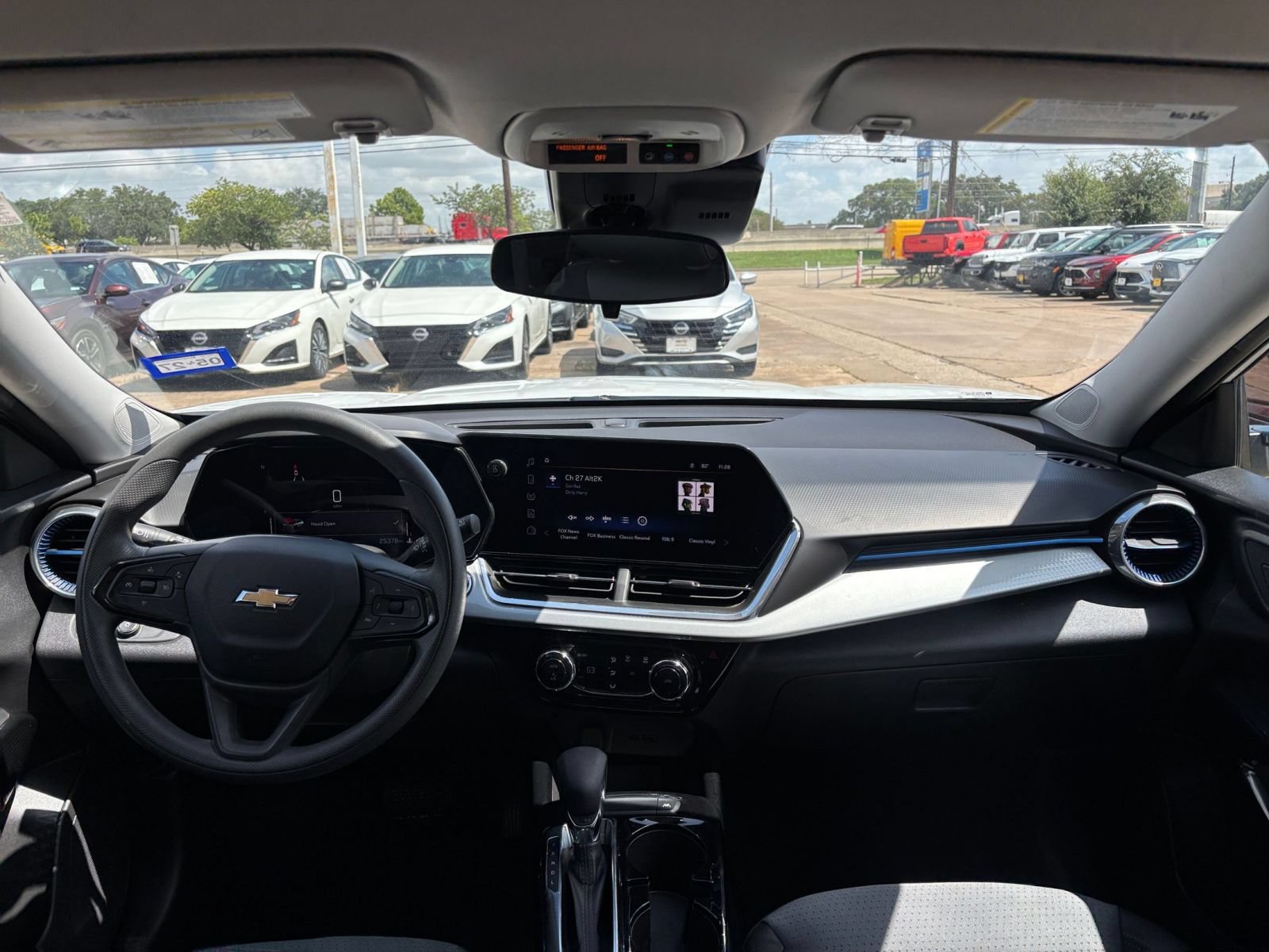 Thumbnail: 2025 Chevrolet Trax - 32
