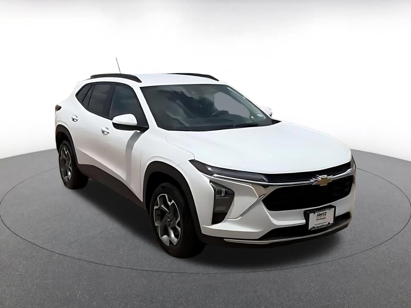 Thumbnail: 2025 Chevrolet Trax - 3