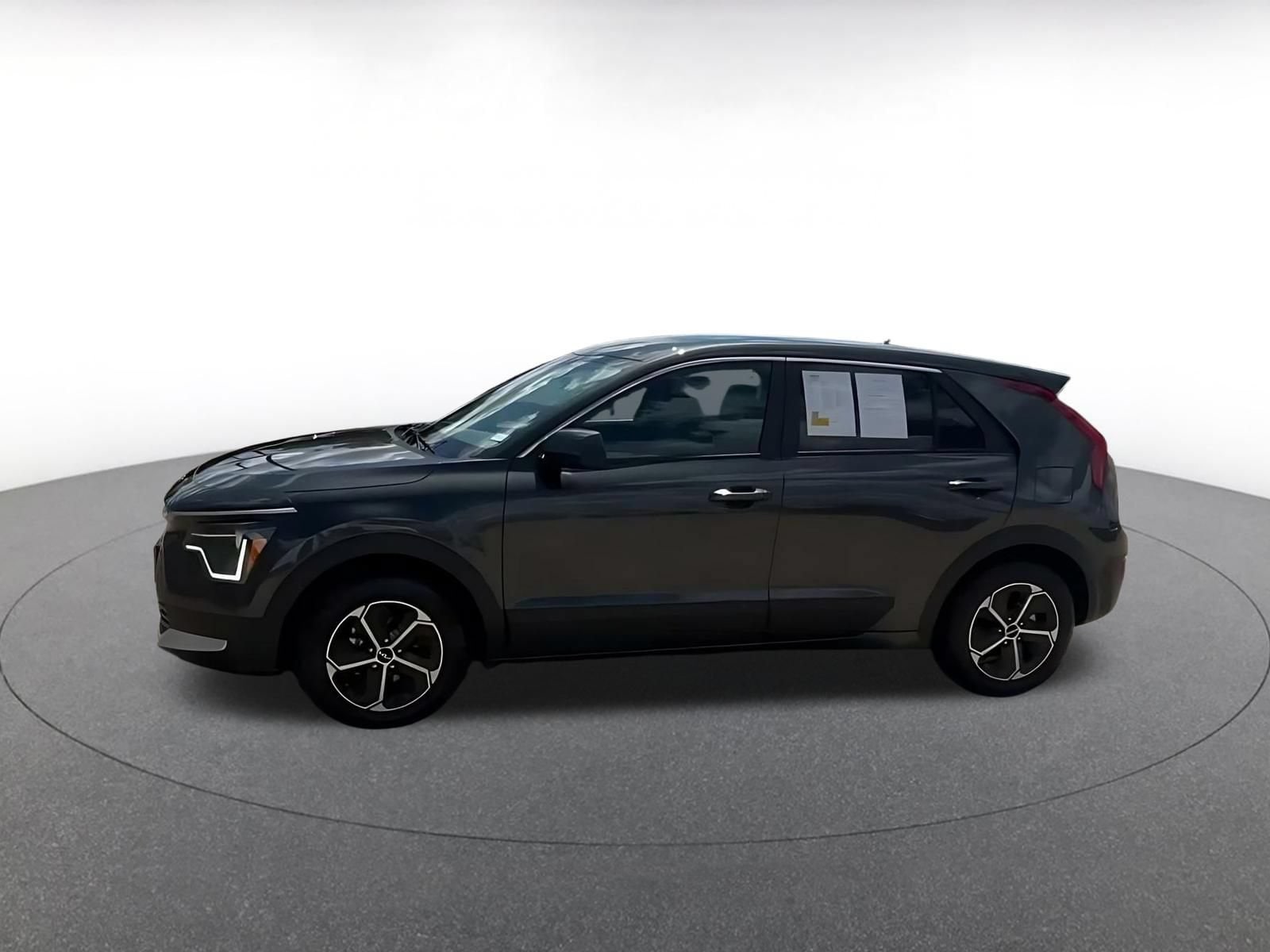 Thumbnail: 2026 Kia Niro - 7
