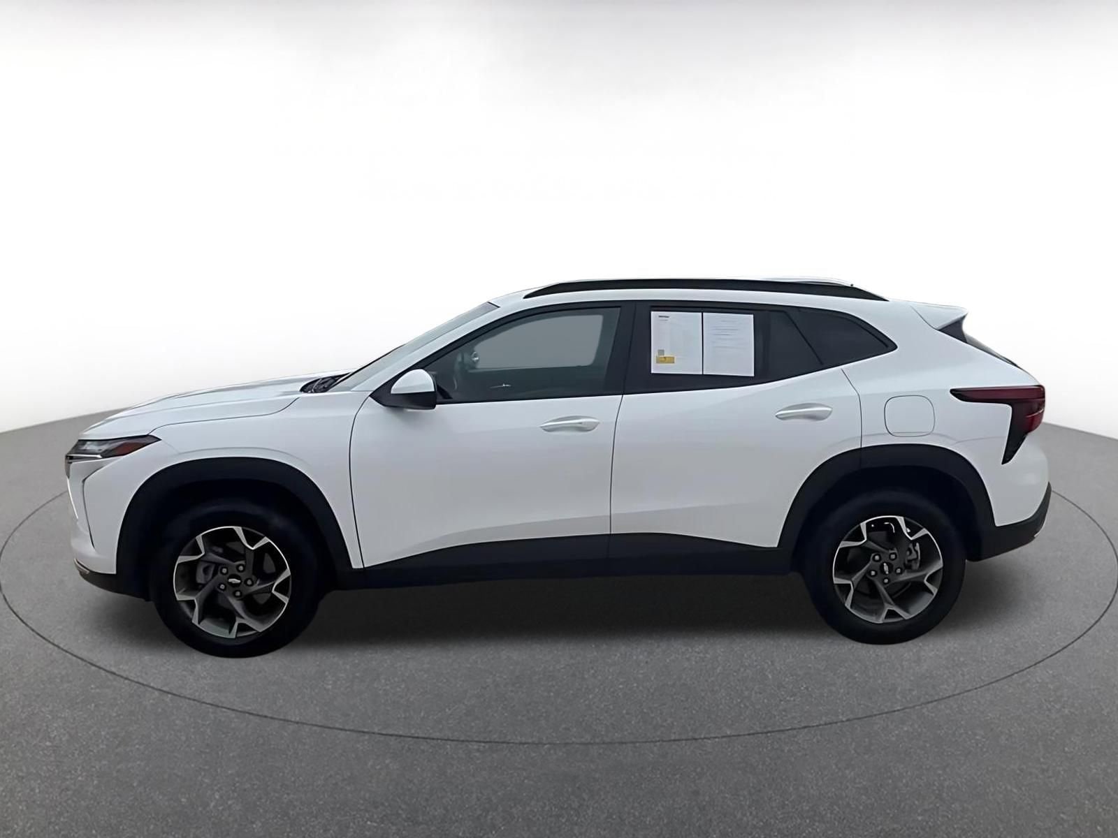 Thumbnail: 2025 Chevrolet Trax - 9
