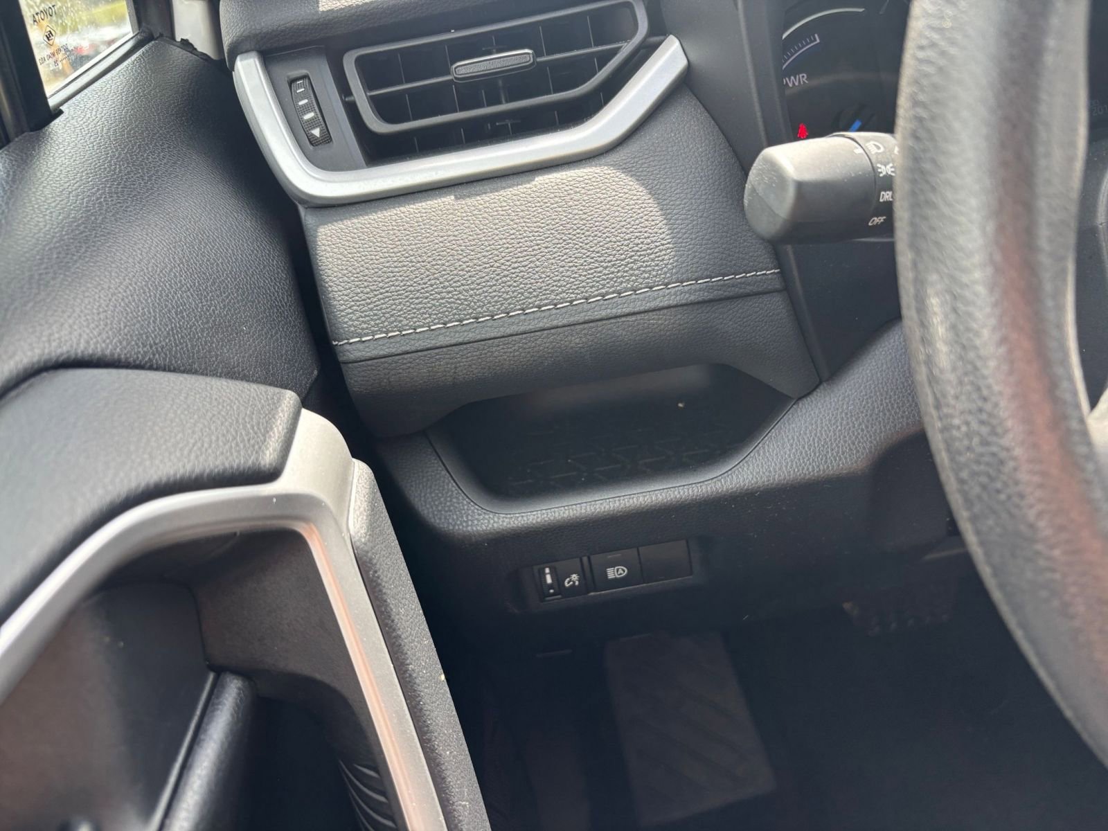 Thumbnail: 2025 Toyota RAV4 - 33