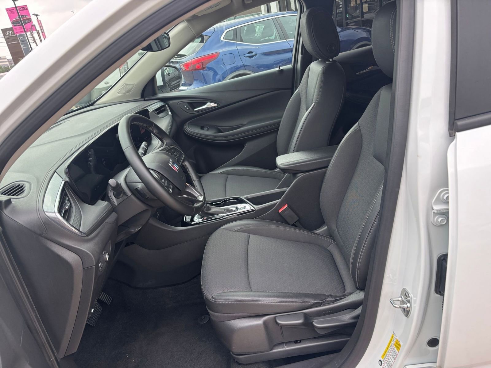 Thumbnail: 2025 Buick Encore GX - 25