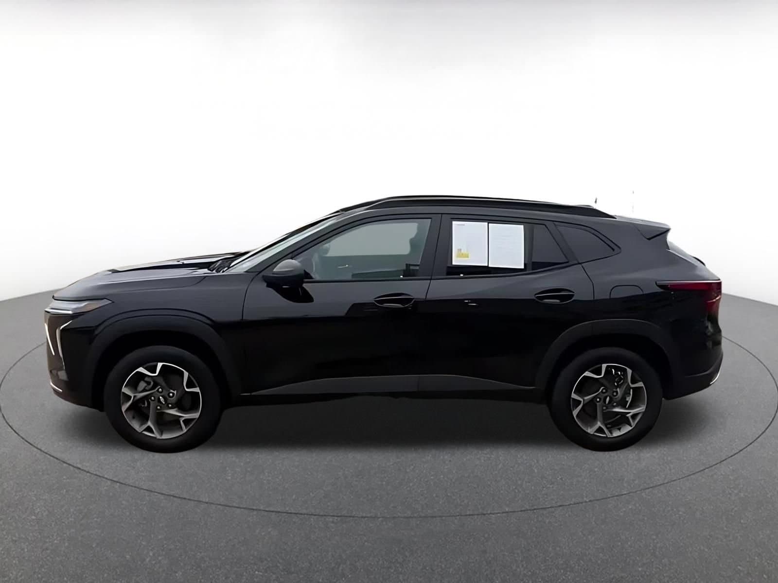 Thumbnail: 2025 Chevrolet Trax - 9