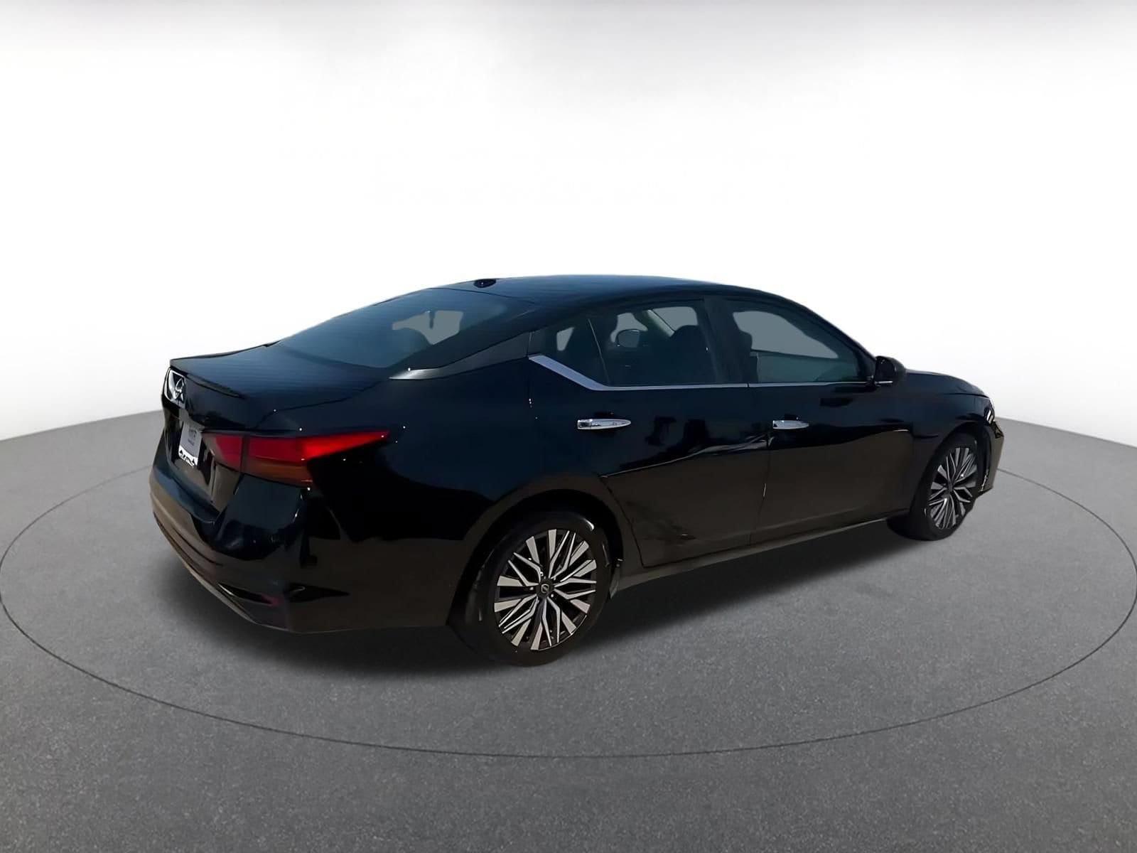 Thumbnail: 2025 Nissan Altima - 13