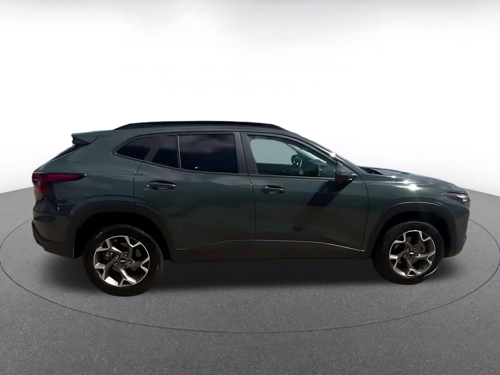 Thumbnail: 2025 Chevrolet Trax - 15