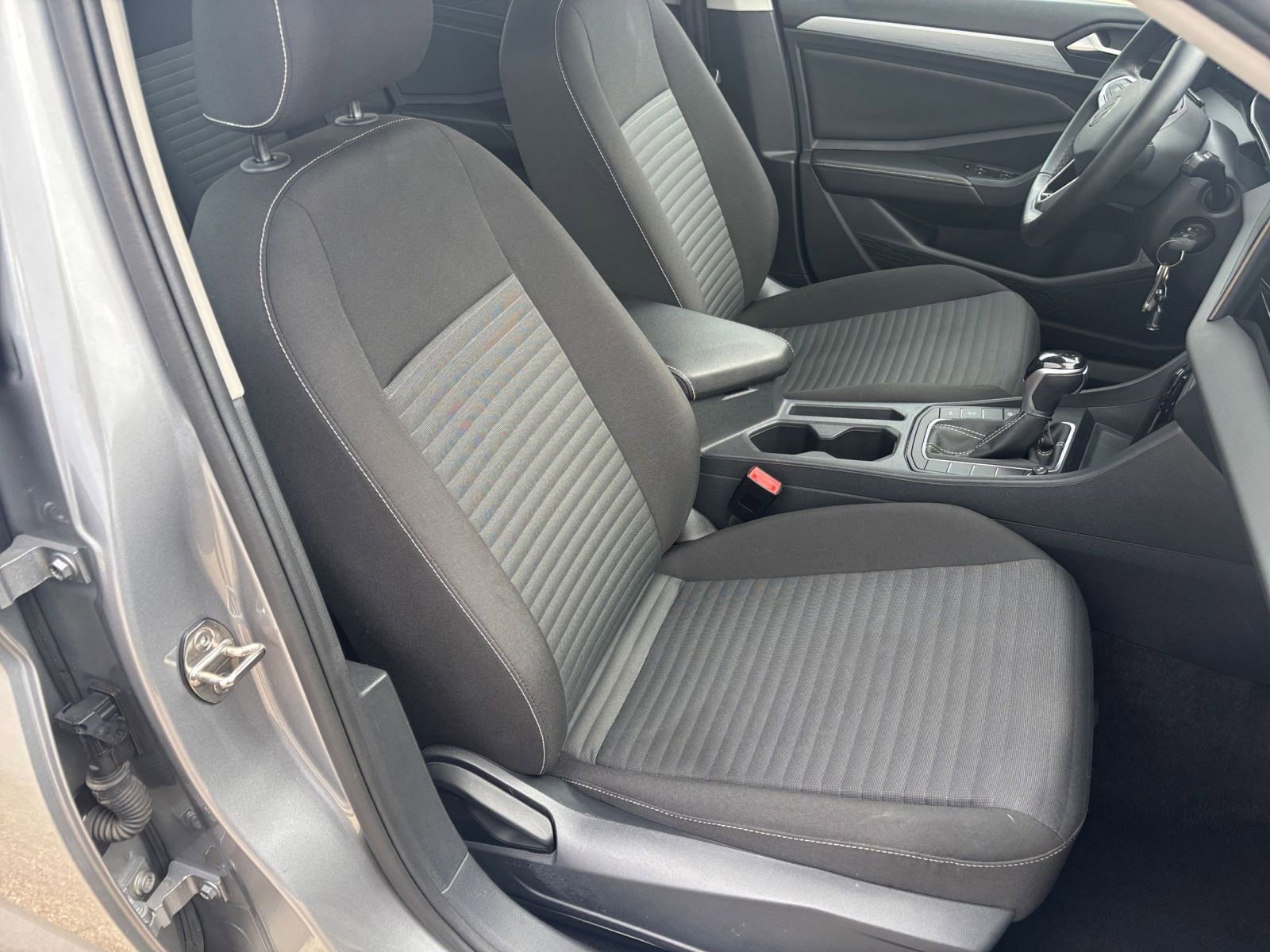 Thumbnail: 2025 Volkswagen Jetta - 34