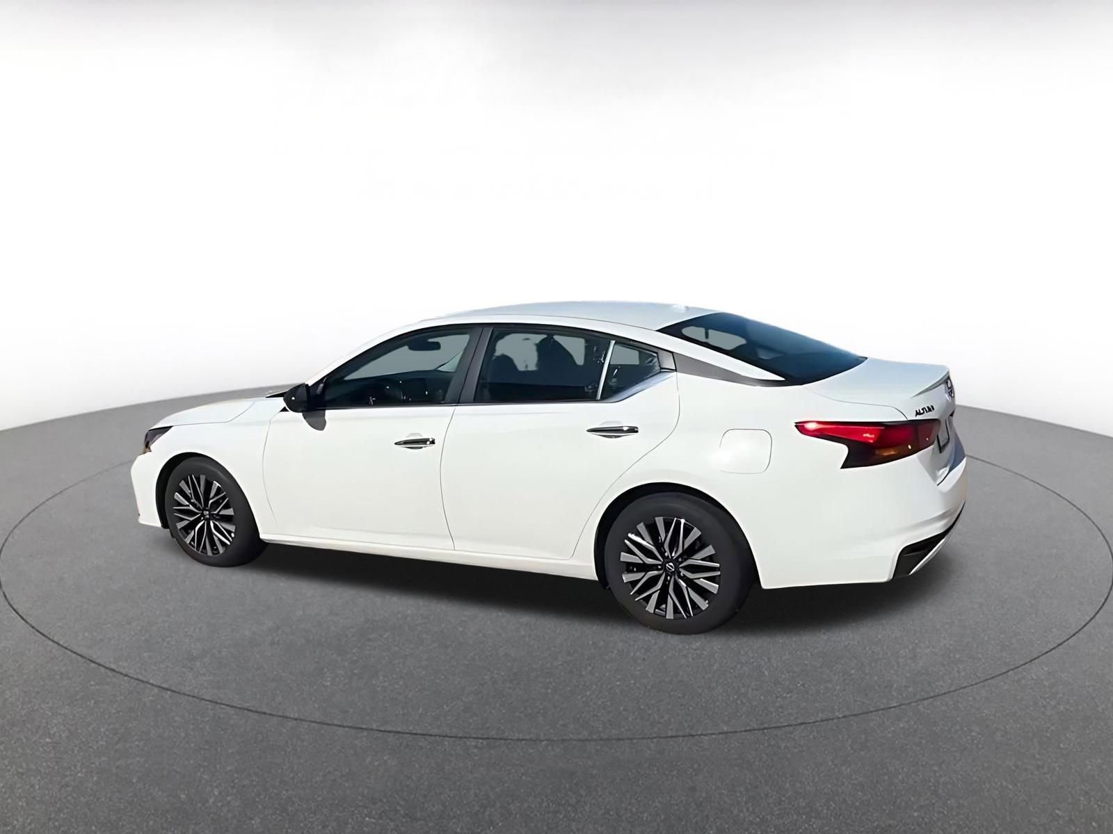 Thumbnail: 2025 Nissan Altima - 10