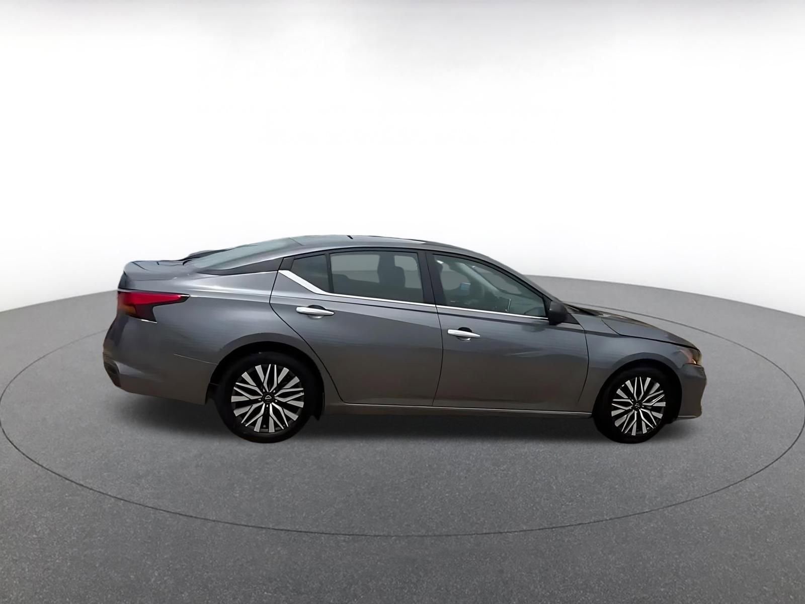 Thumbnail: 2025 Nissan Altima - 12