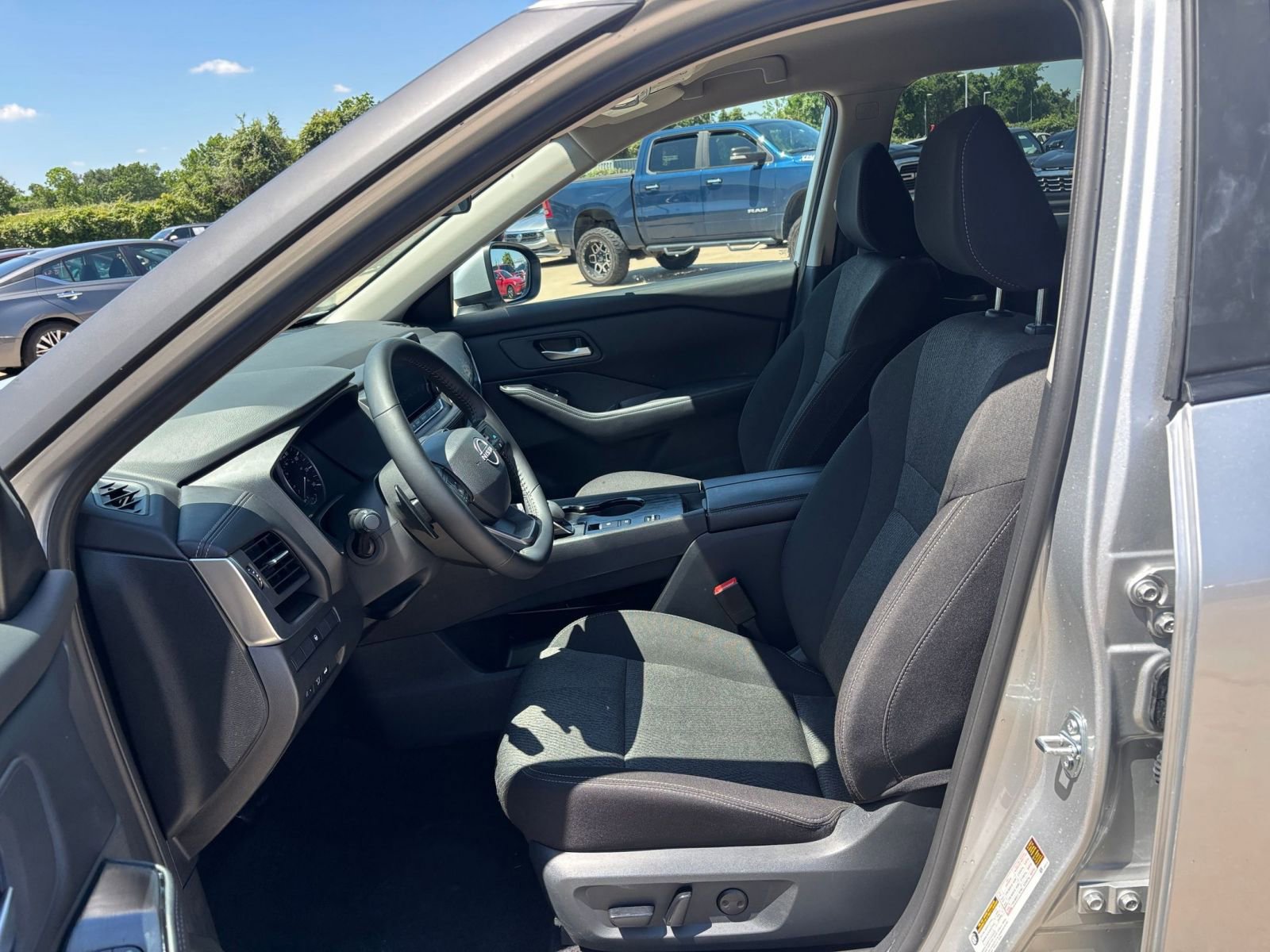Thumbnail: 2025 Nissan Rogue - 29