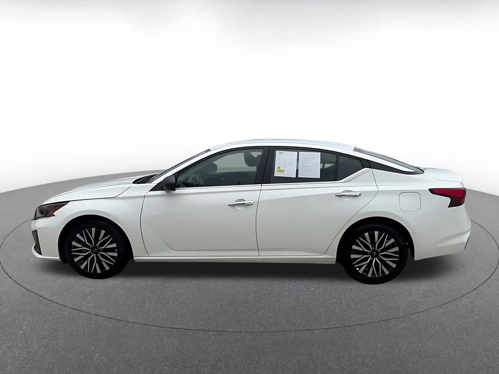Thumbnail: 2025 Nissan Altima - 9