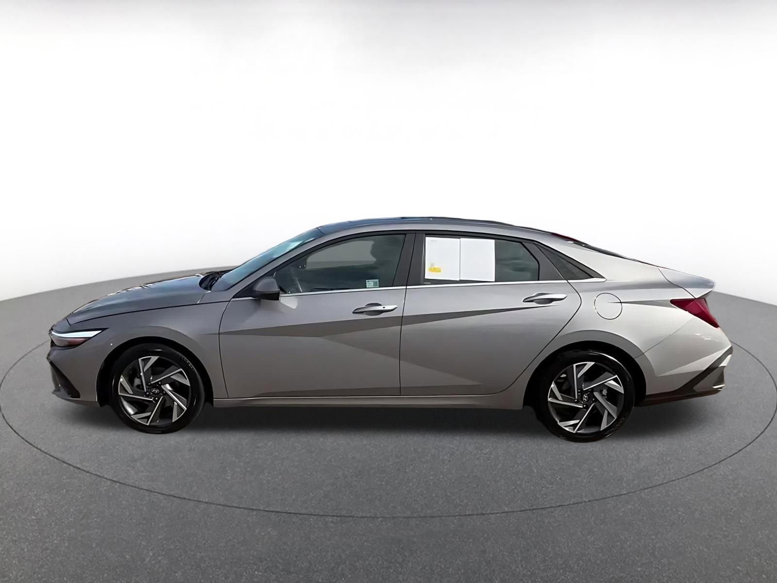 Thumbnail: 2025 Hyundai Elantra - 9