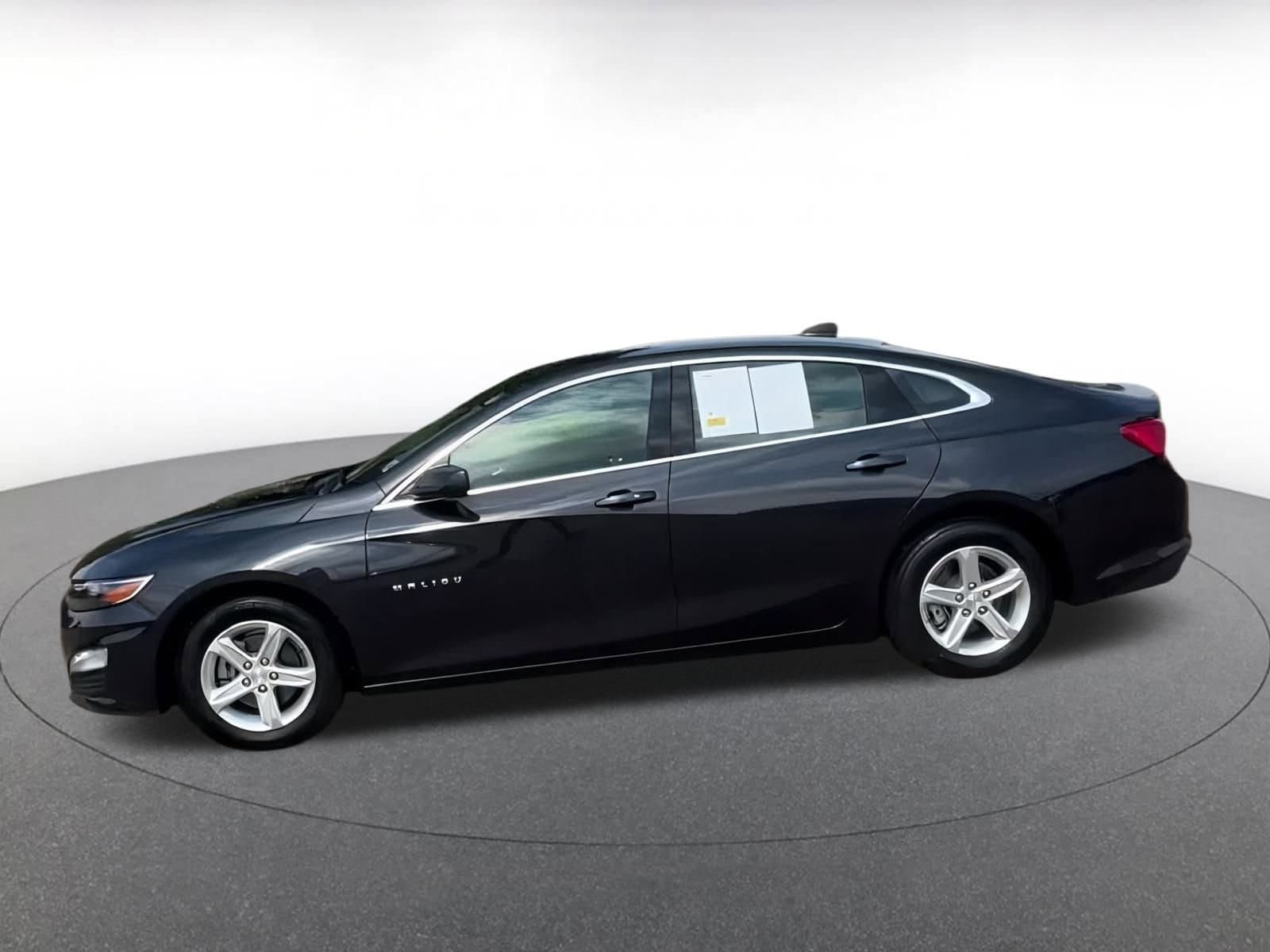 Thumbnail: 2023 Chevrolet Malibu - 9